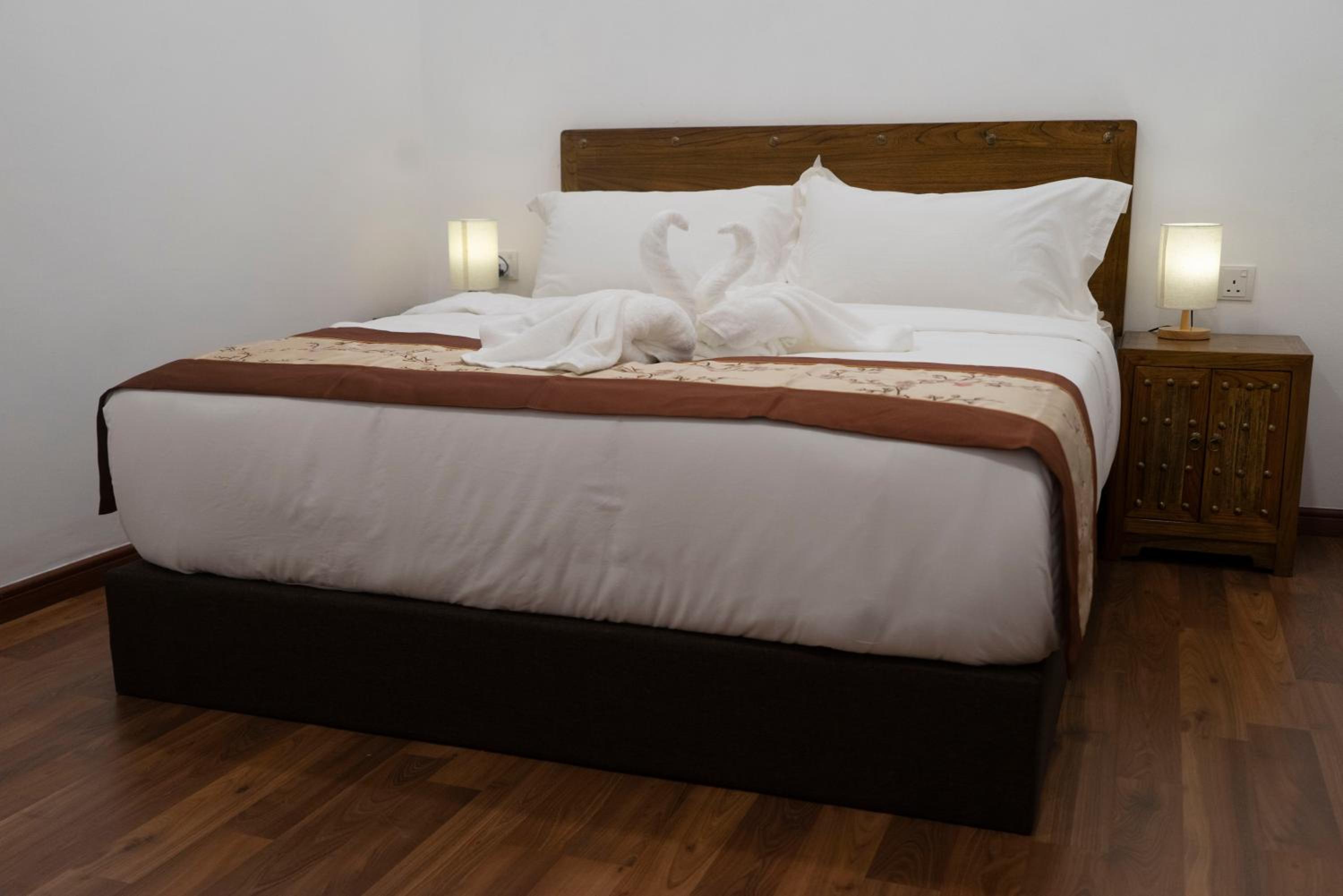 Standard Double Room Windowless - Photo 7