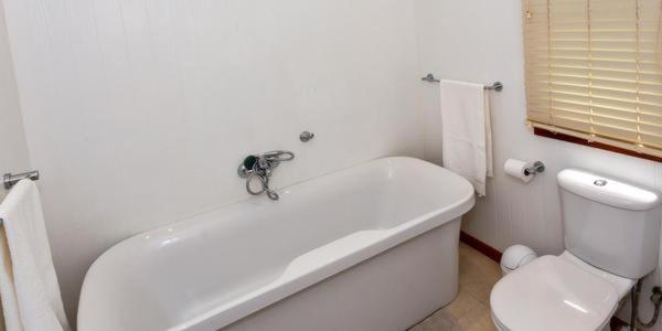 Four-Bedroom House photo 2