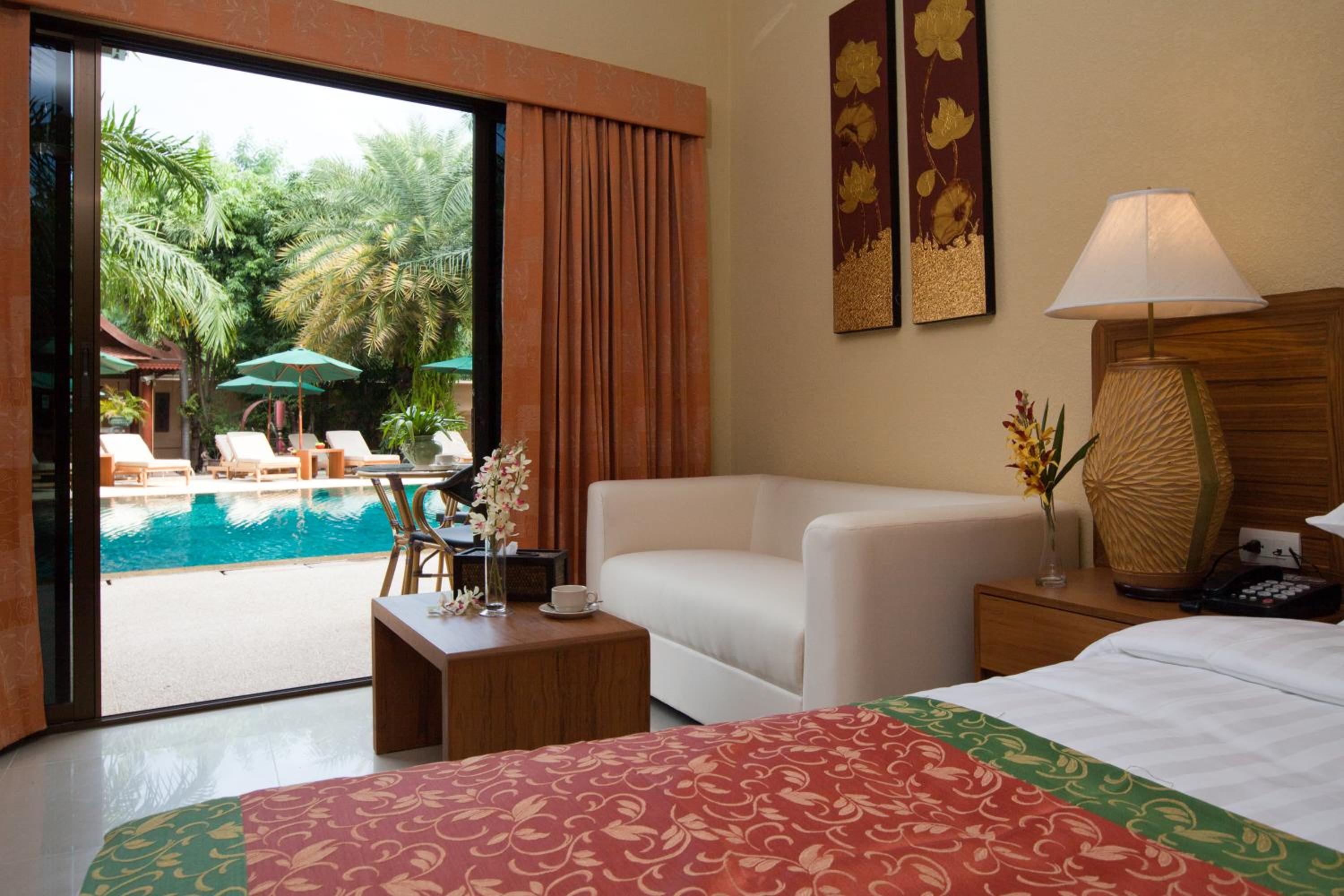 Standard Studio with Pool View  photo 3