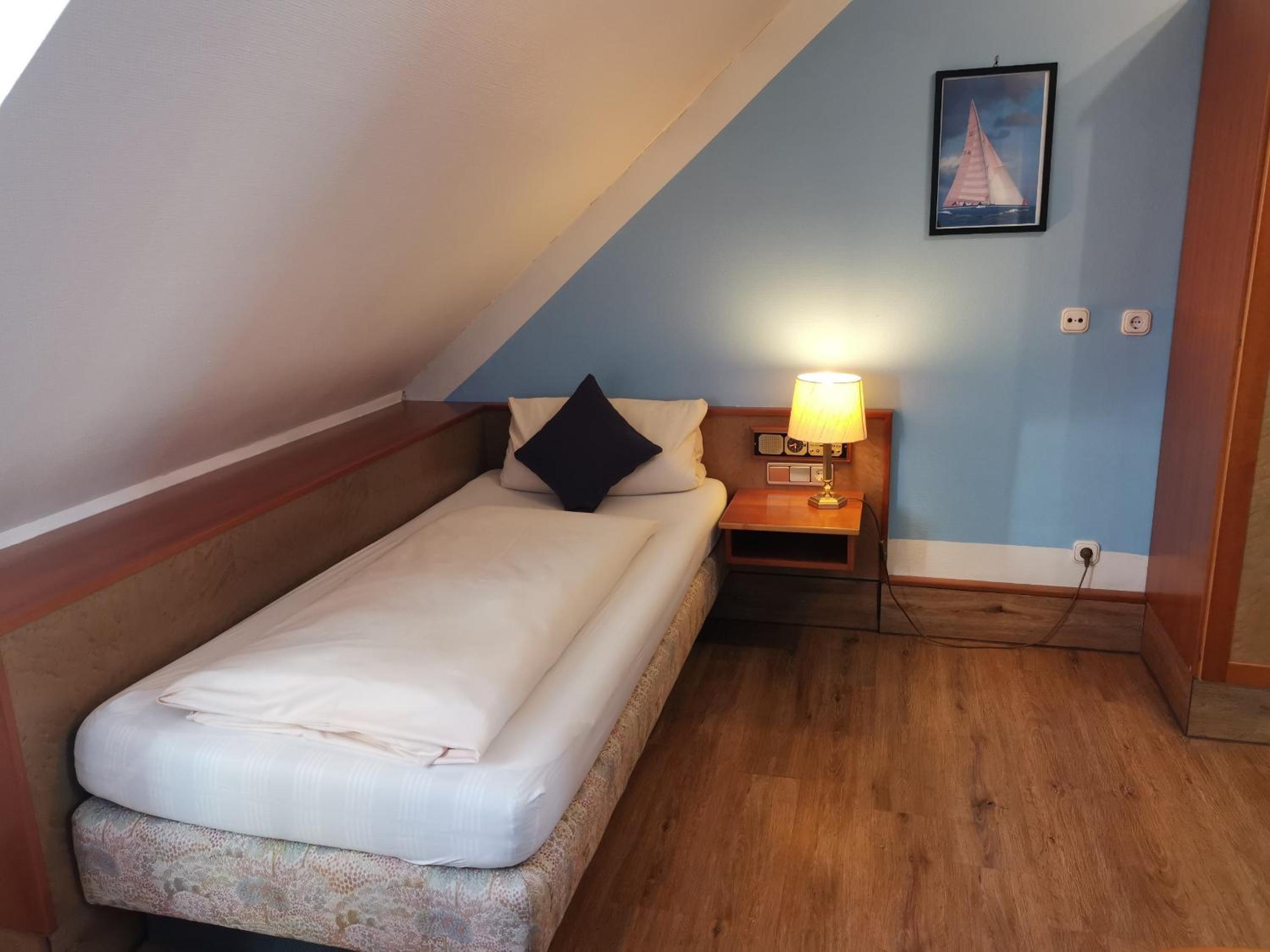 Single Room photo 1