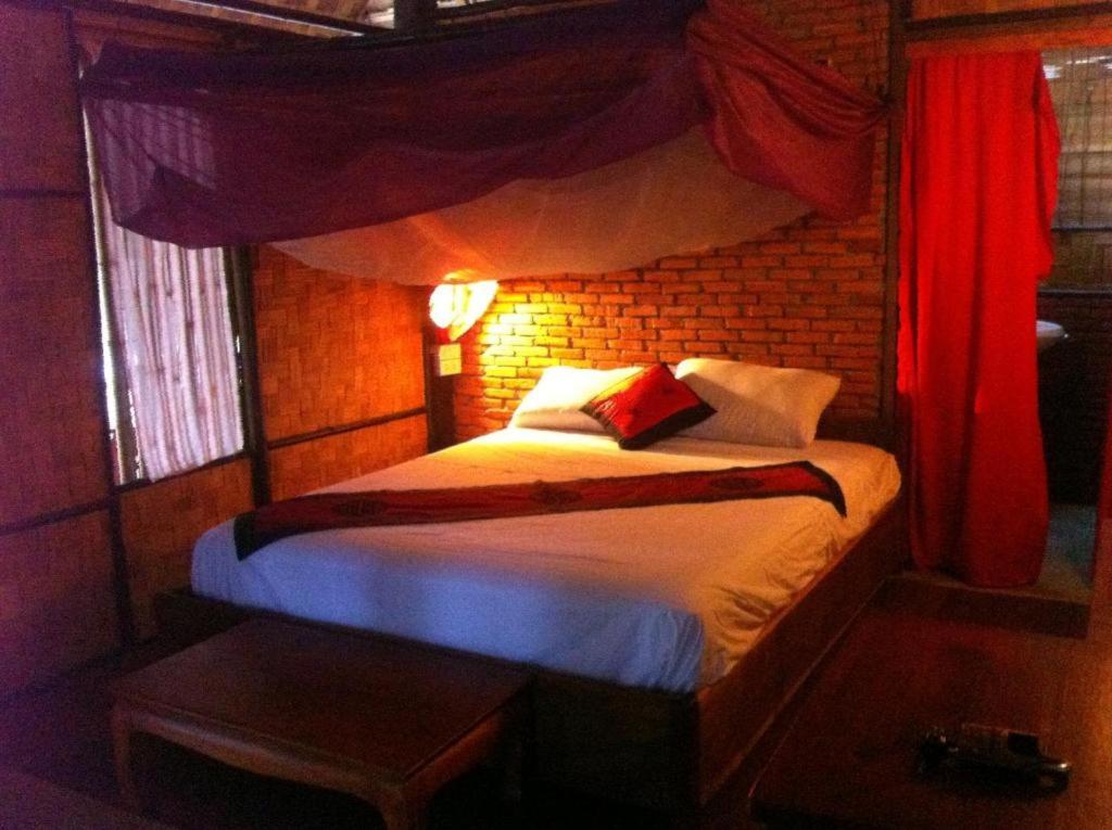 Deluxe Double Room with River View - Photo 3
