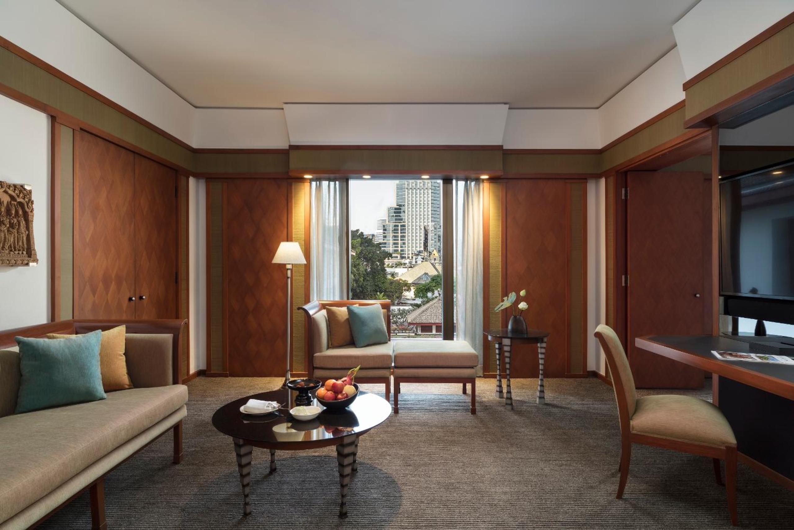 Deluxe Suite with Club Benefit