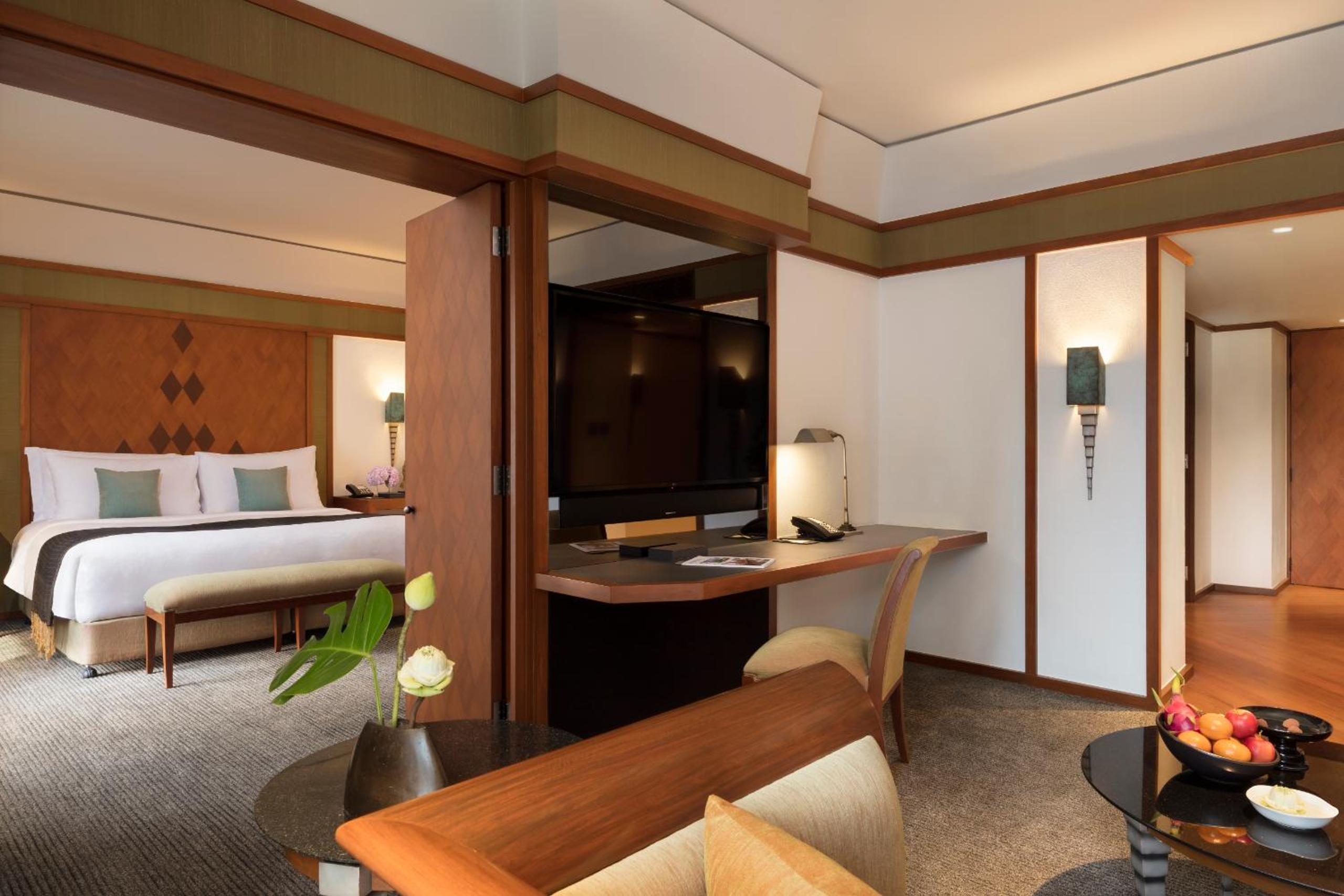 Deluxe Suite with Club Benefit thumbnail 6