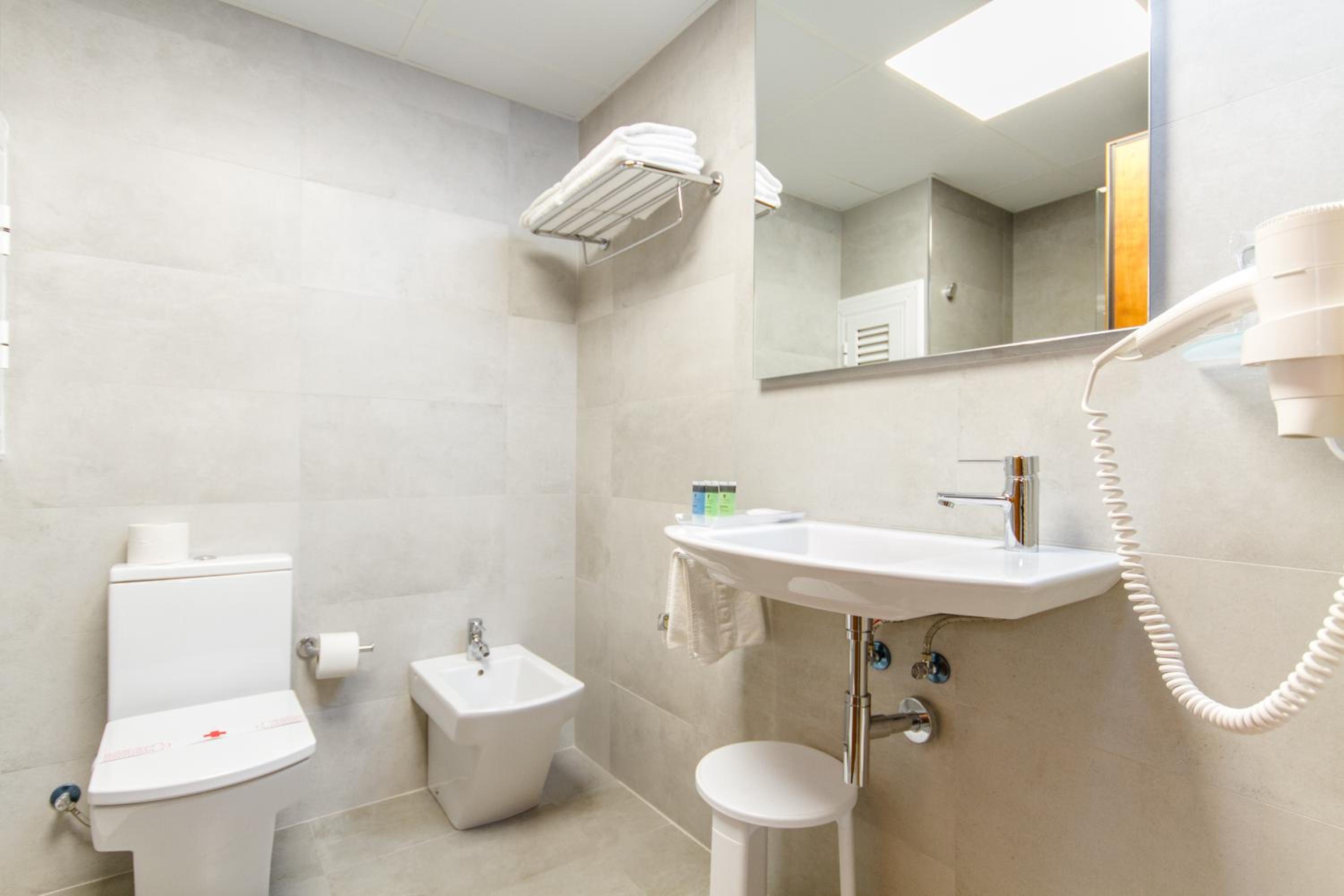 Superior Double or Twin Room with Terrace - Photo 5