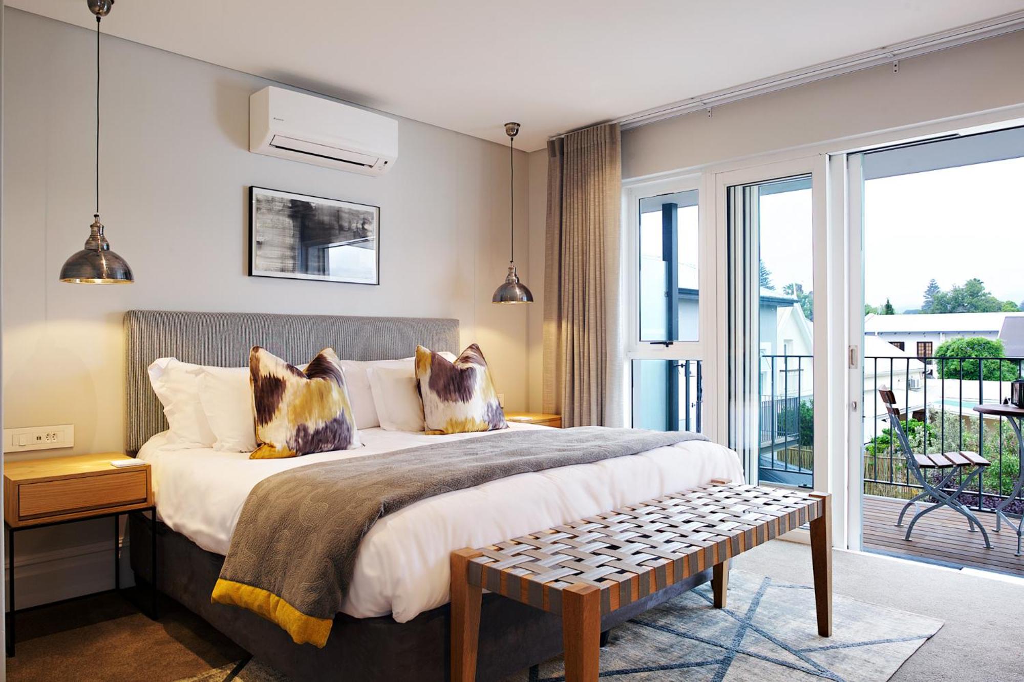 Deluxe Double or Twin Room with Balcony - Photo 8