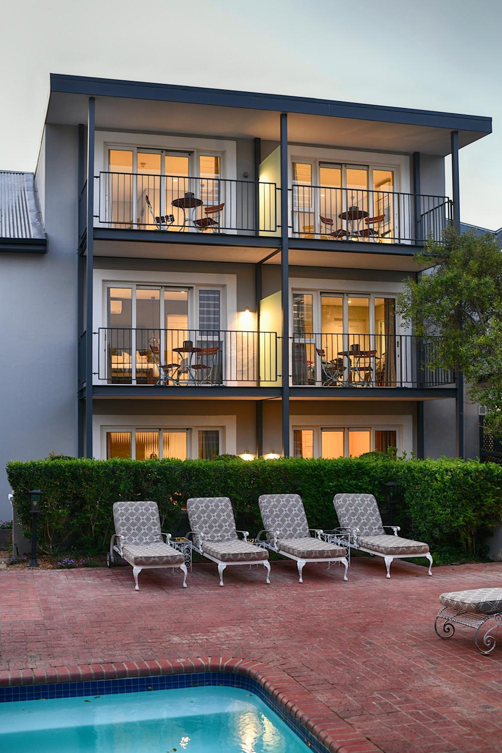 Deluxe Double or Twin Room with Balcony - Photo 2