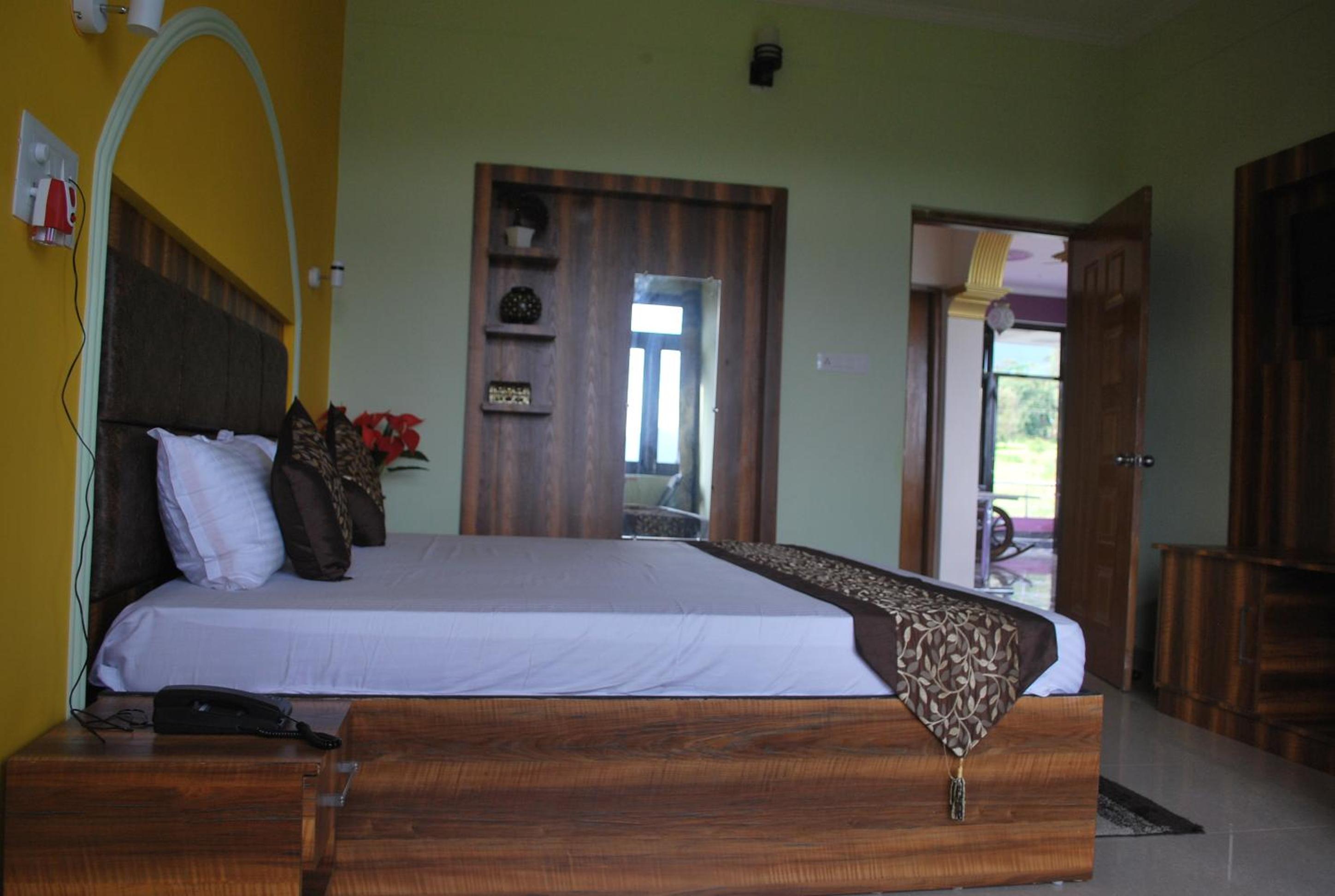 Suite with Mountain View photo 3