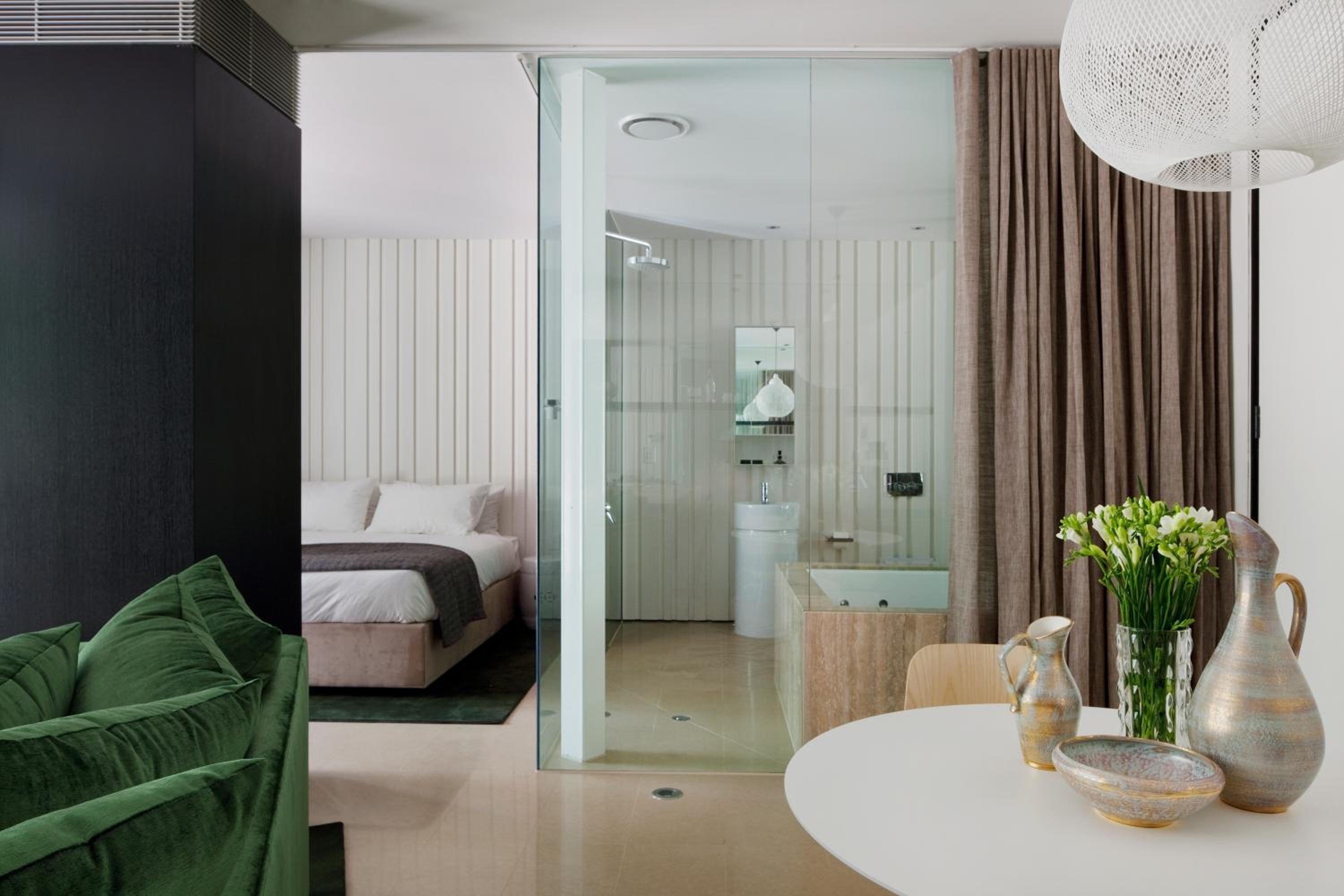 One-Bedroom Villa - Photo 3
