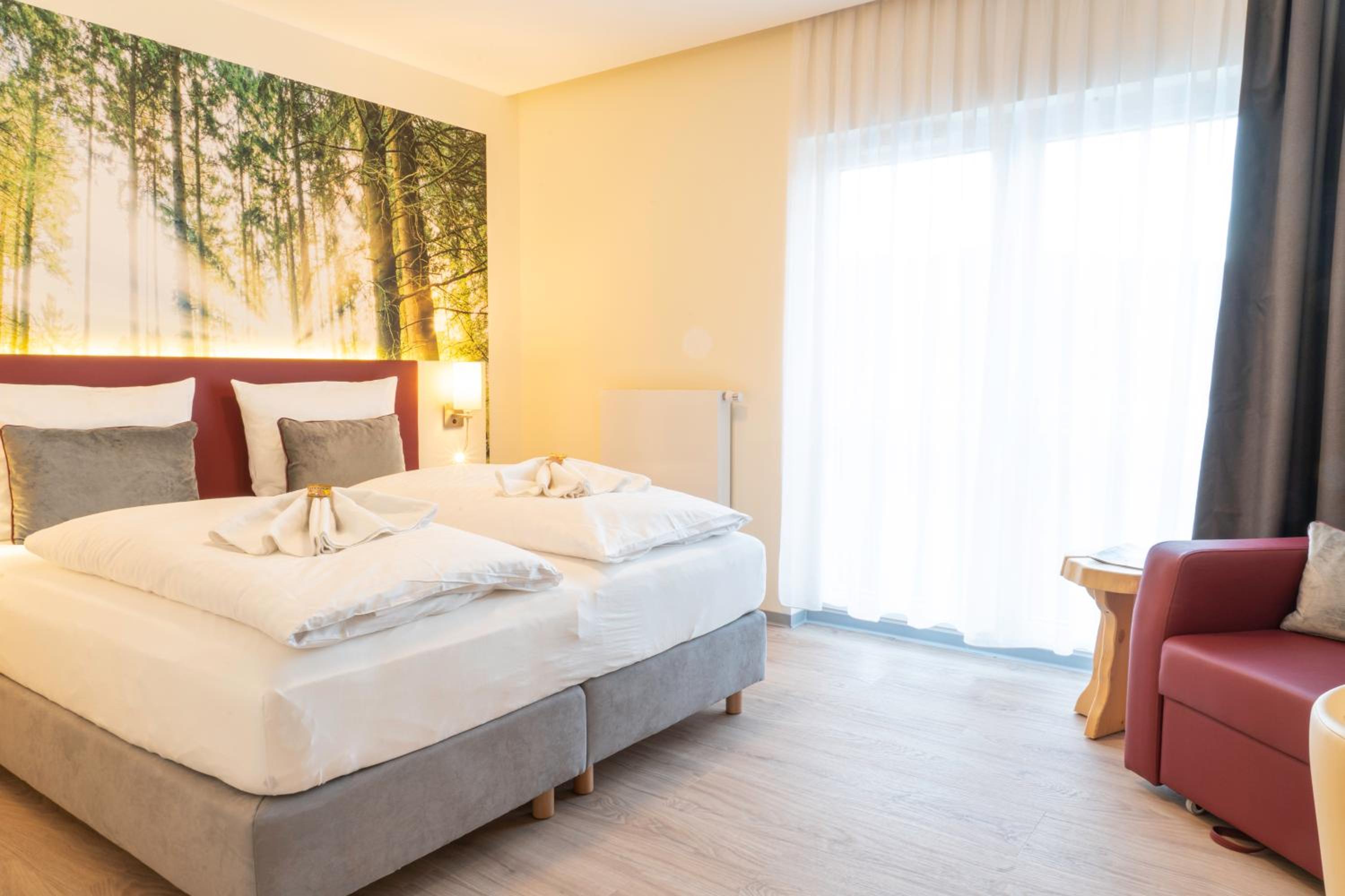 Large Double Room - Photo 1