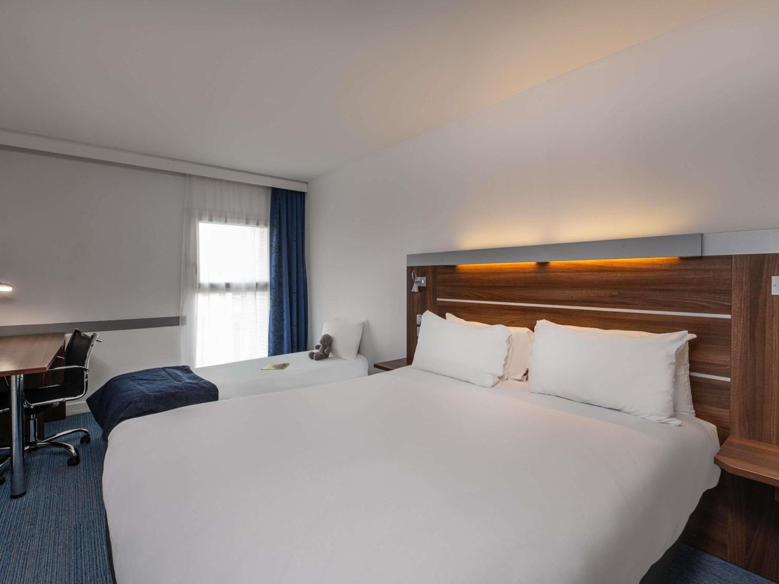 Standard Room with One Double Bed and a Sofa Bed