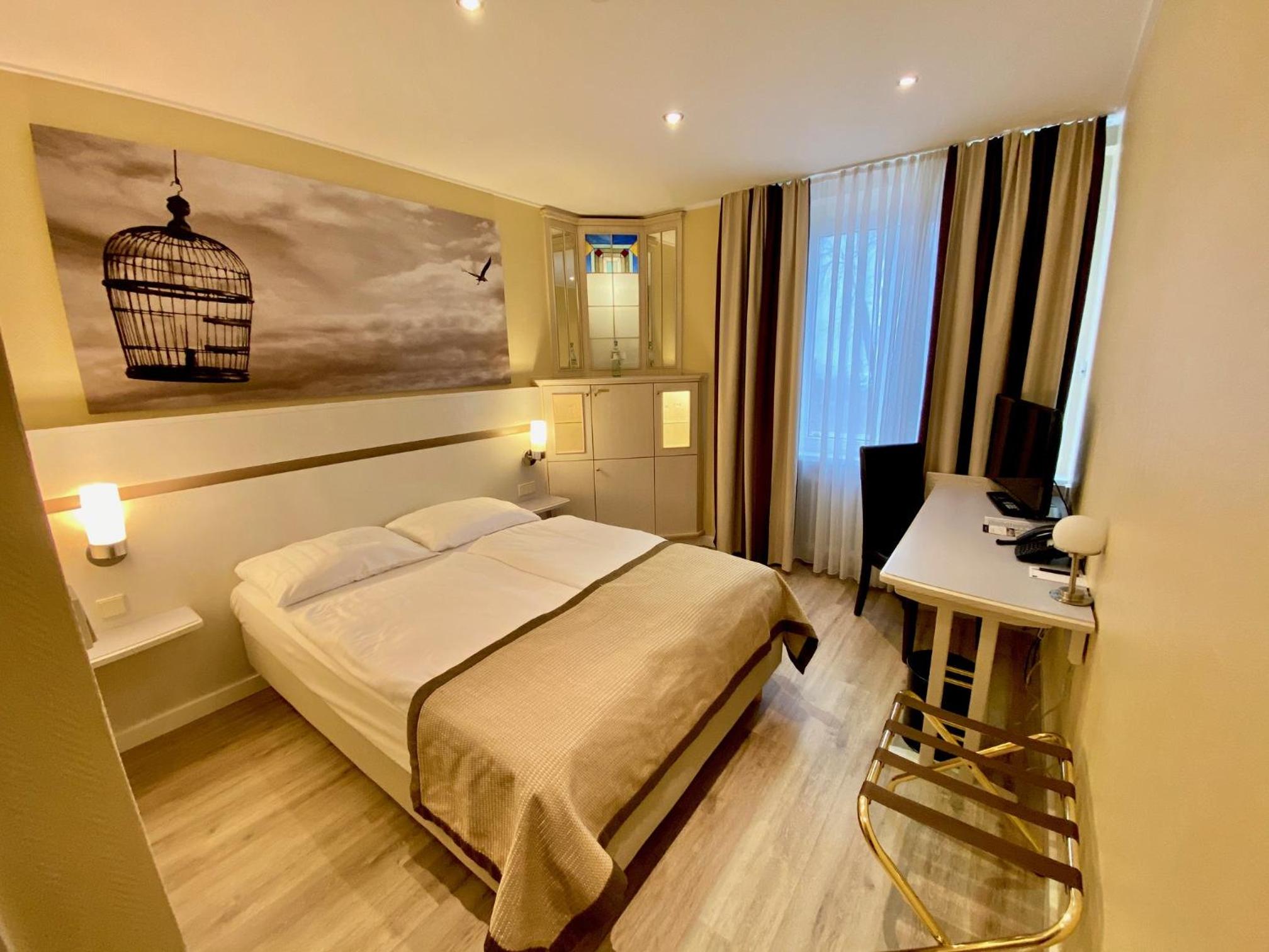 Economy Double Room - Photo 1