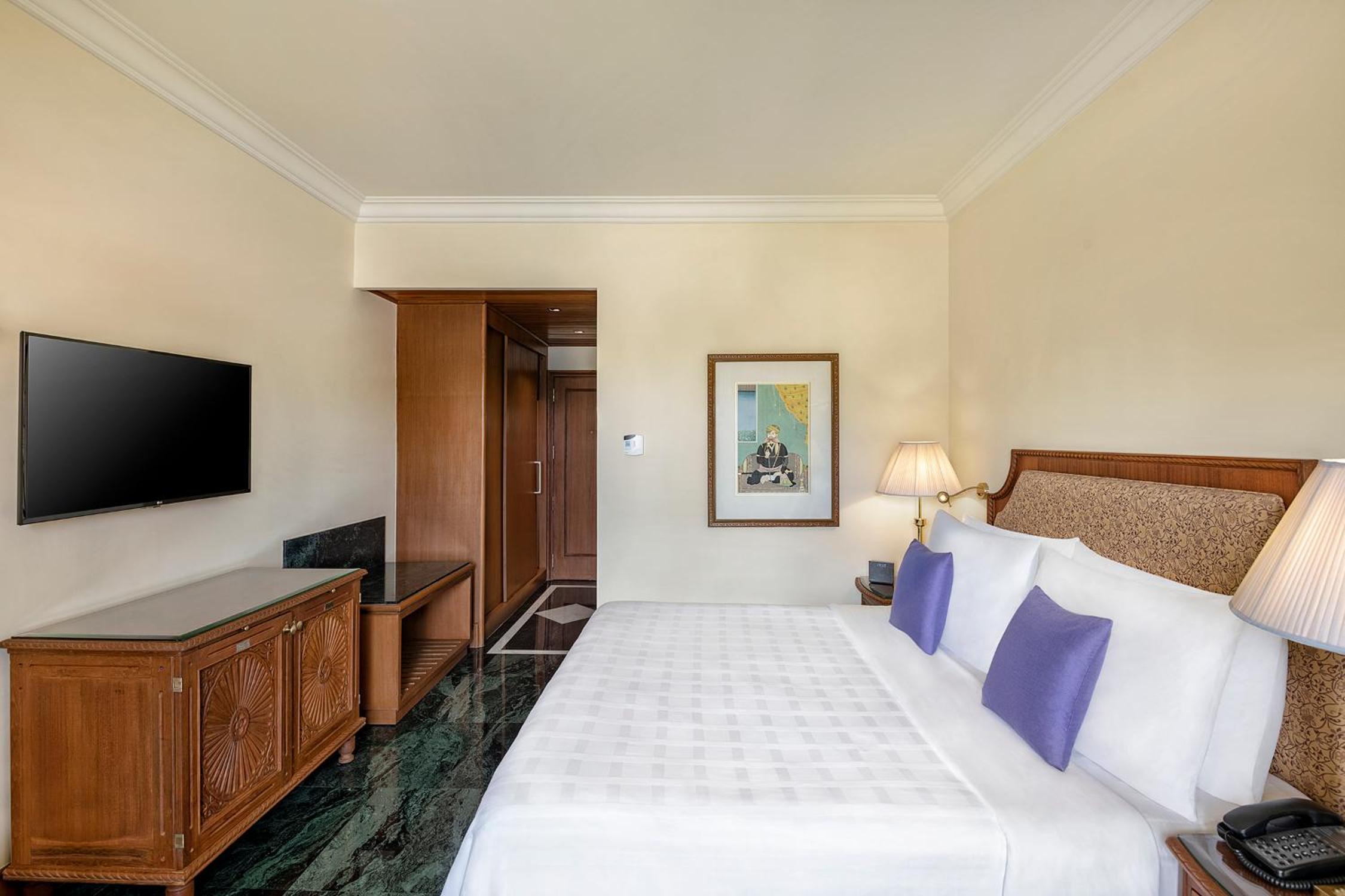 Deluxe Double Room with Garden View