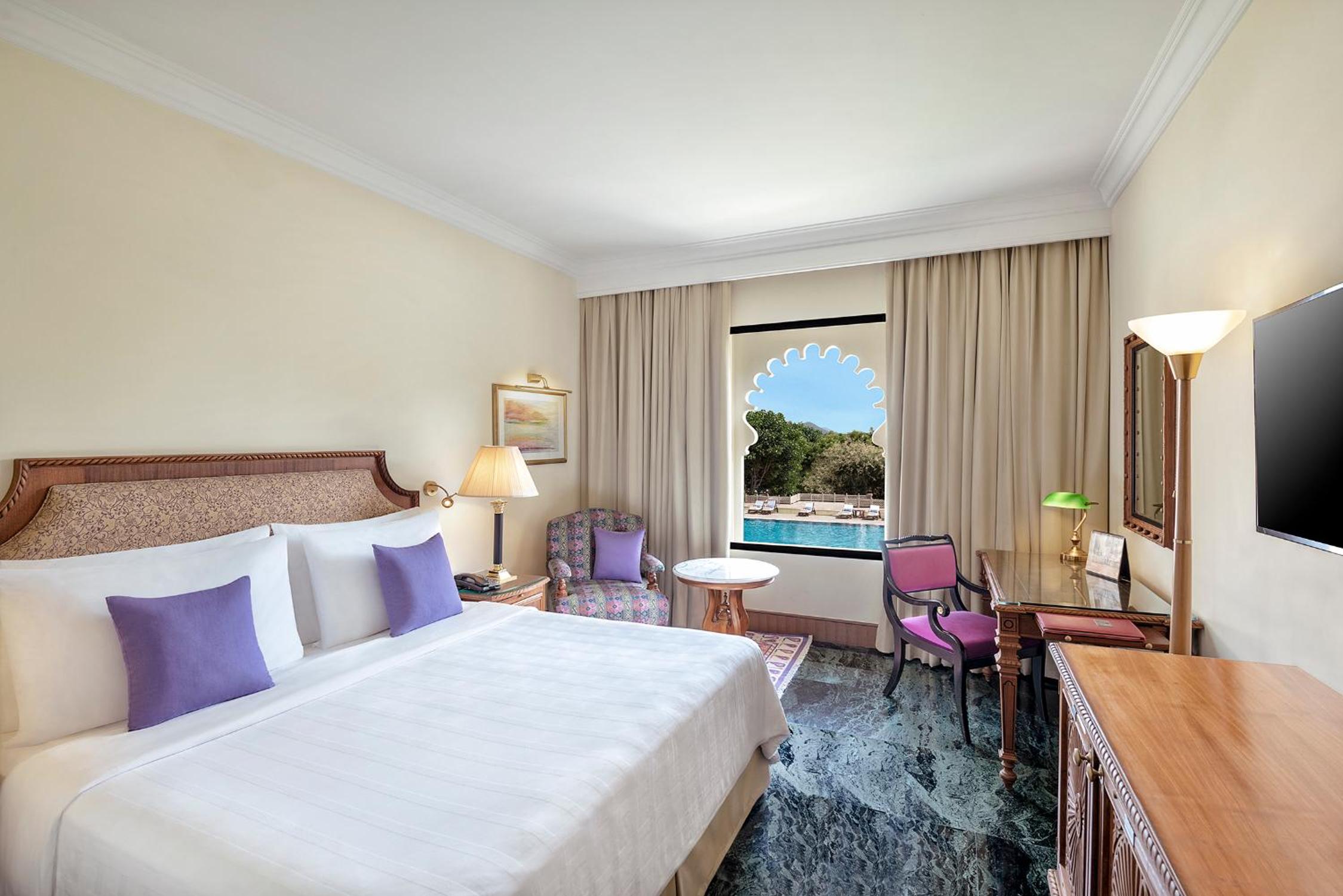 Deluxe Twin Room with Pool View - Photo 3