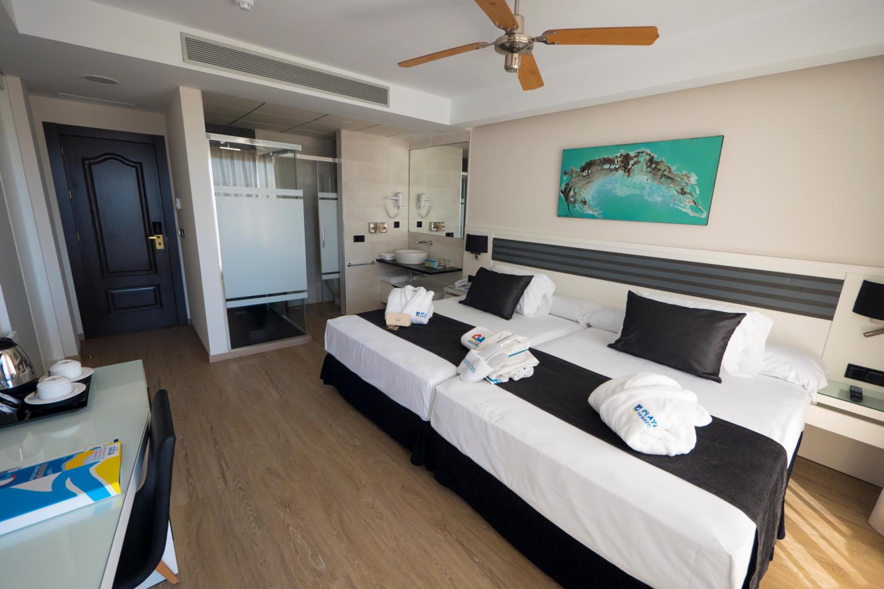 Superior Double Room (2 Adults + 1 Child) - Photo 9