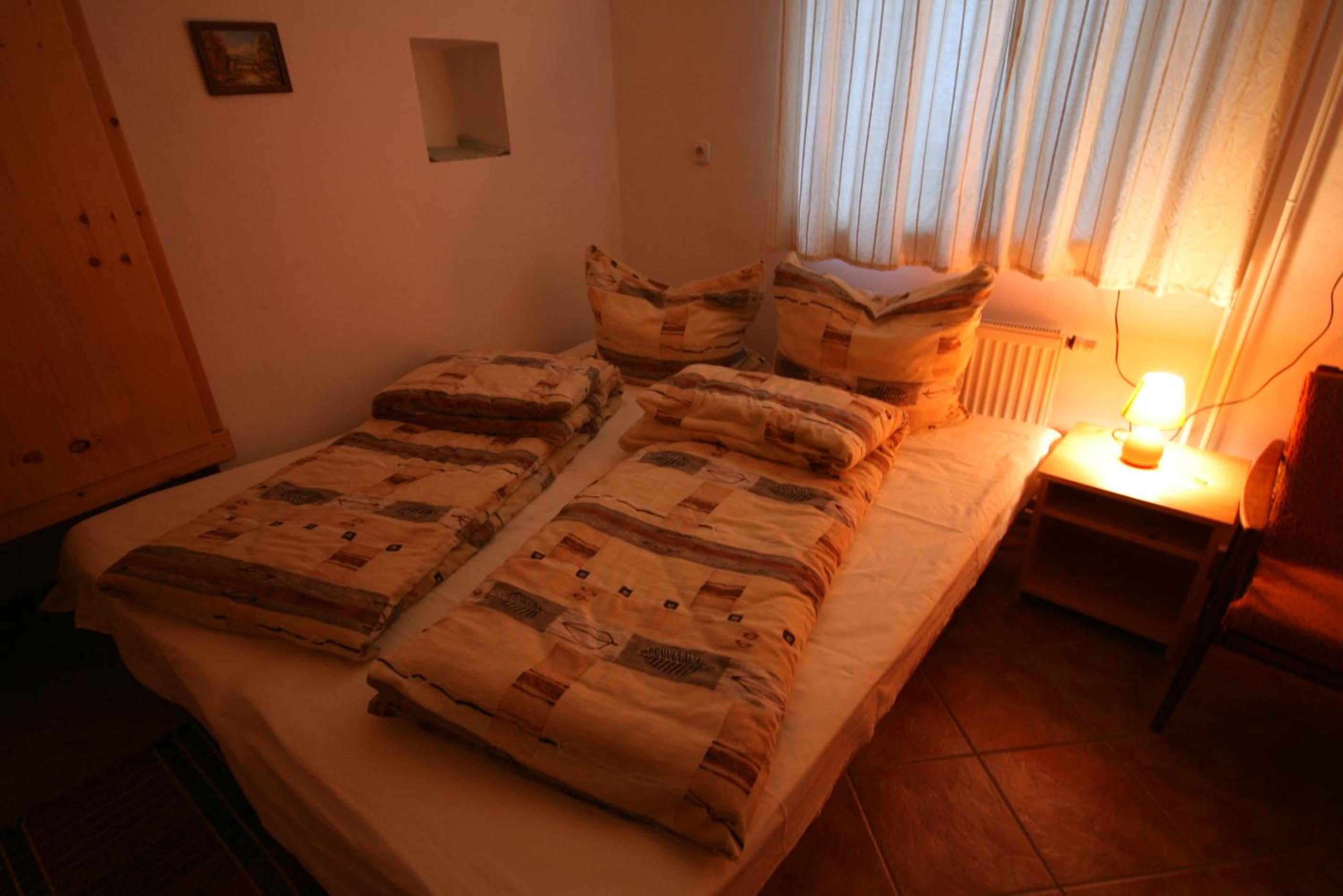 Double or Twin Room with Private Bathroom - Photo 1