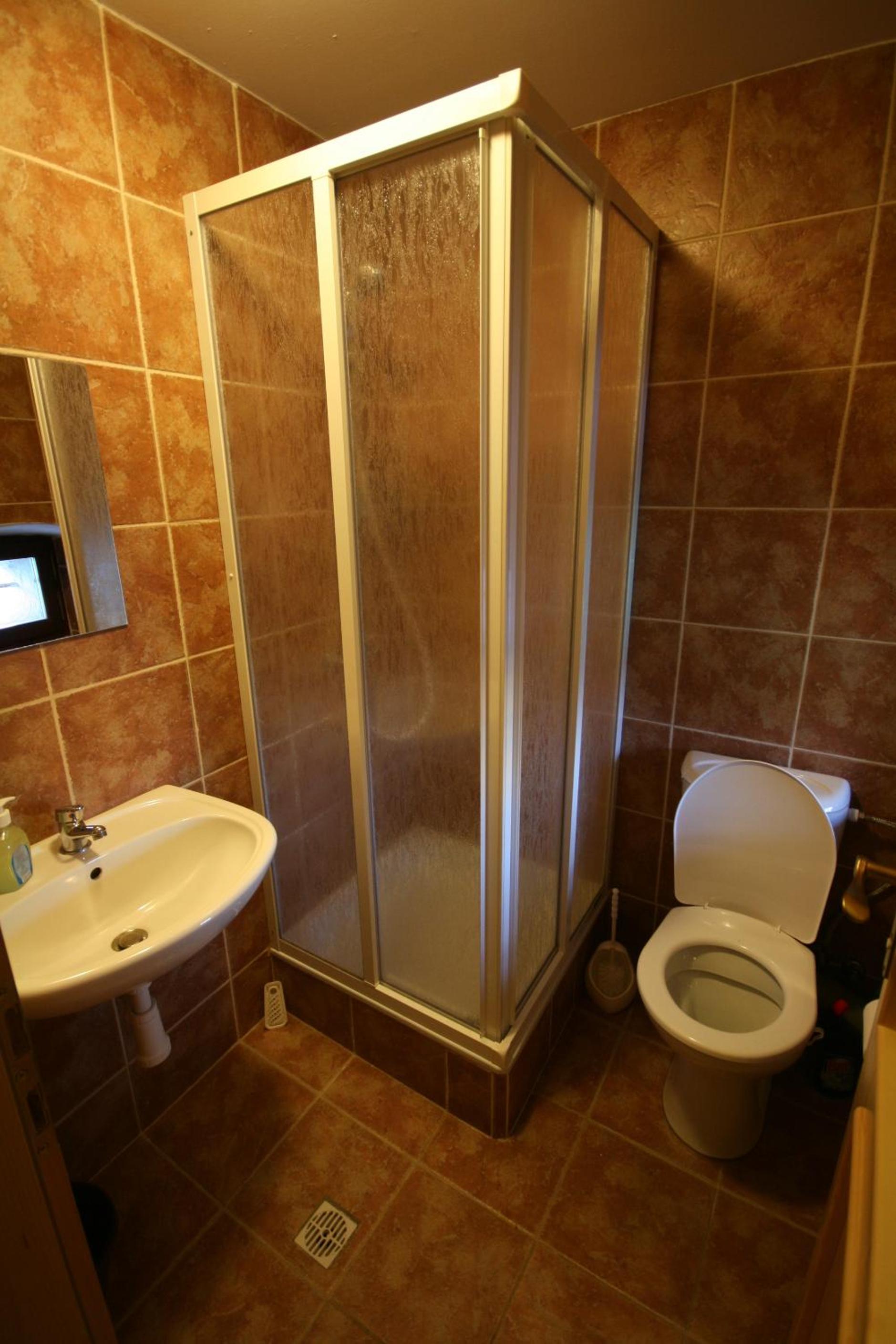 Double or Twin Room - Photo 5