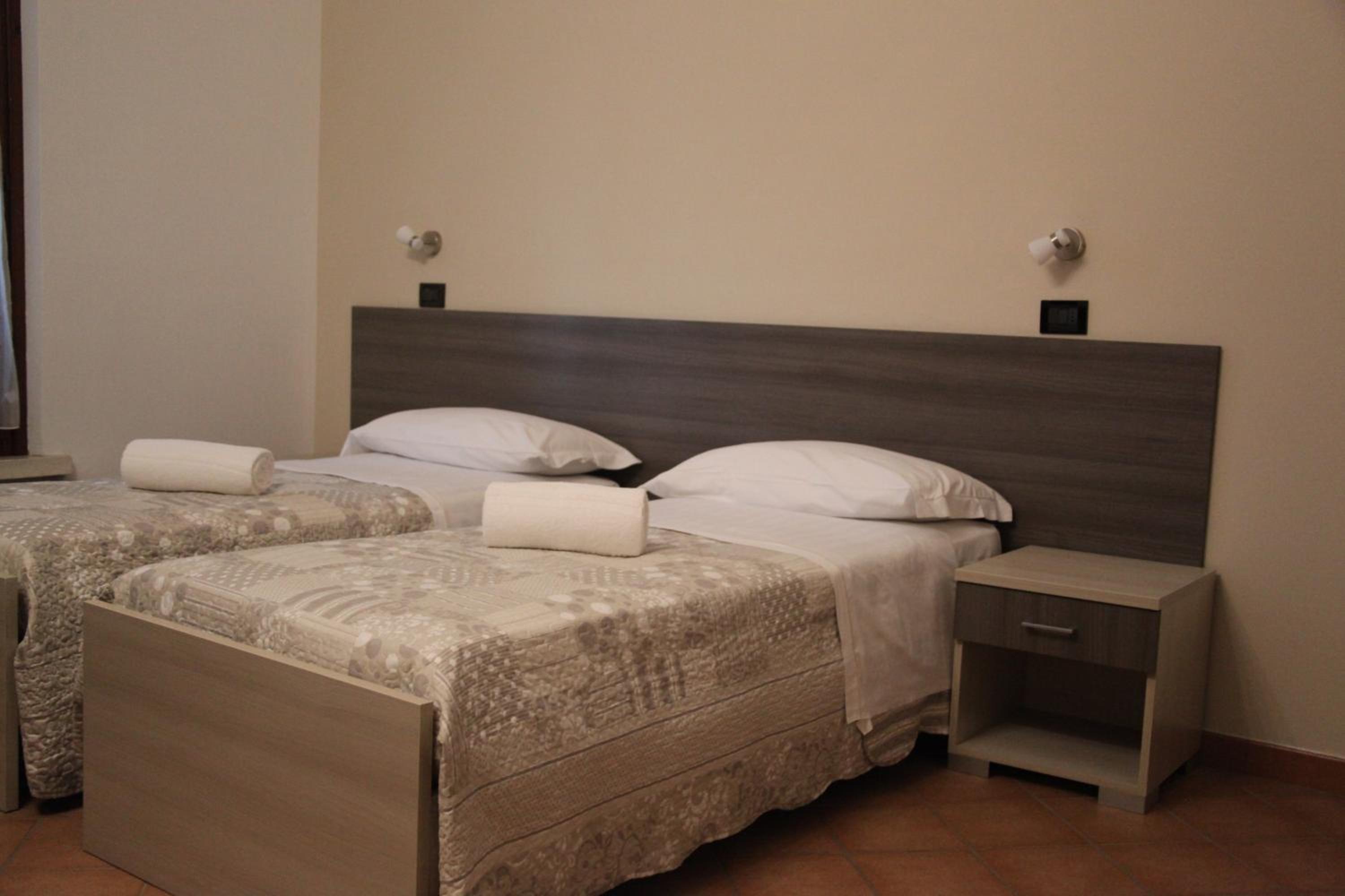 Triple Room with Lake View photo 2