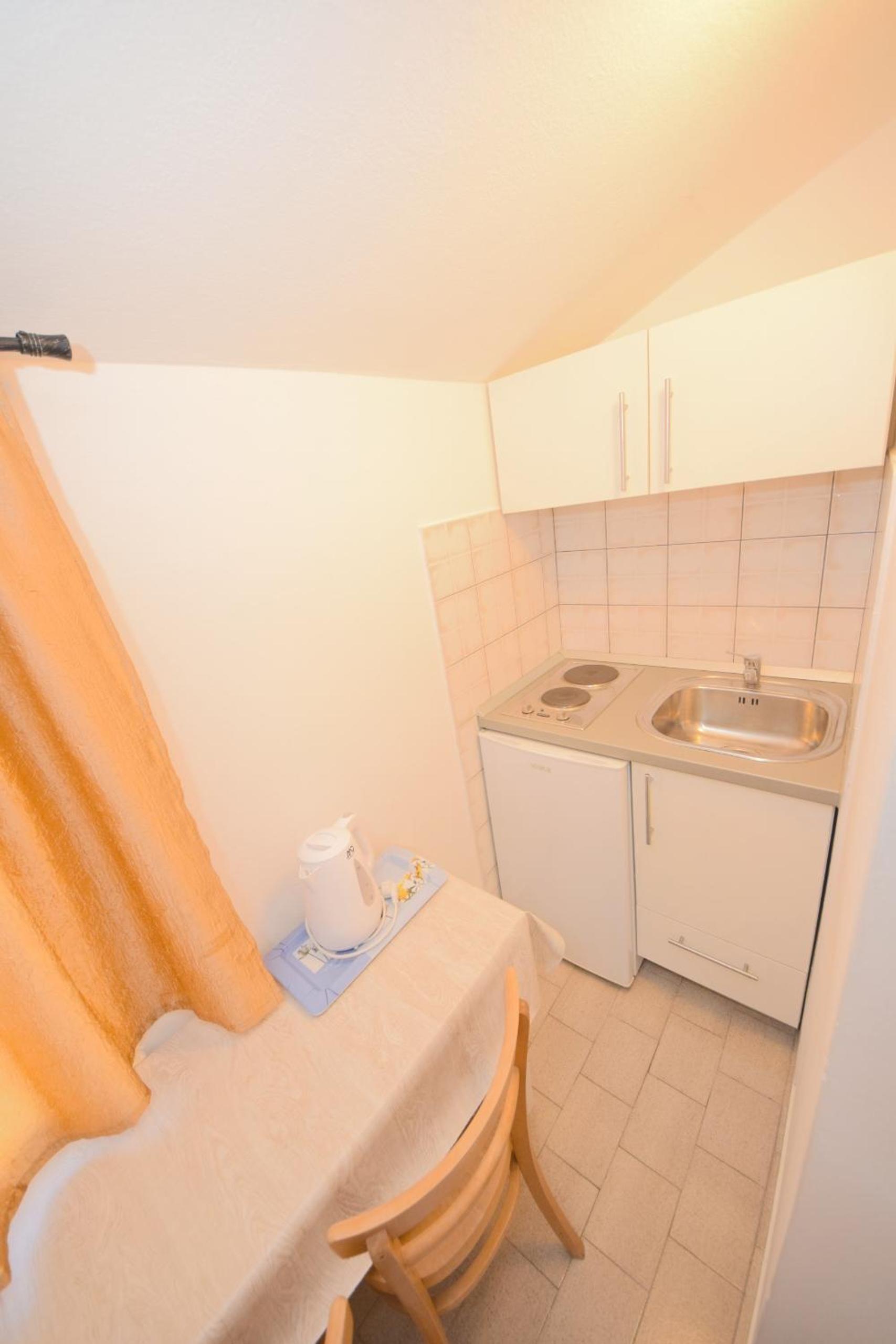 Studio Apartment - Photo 4