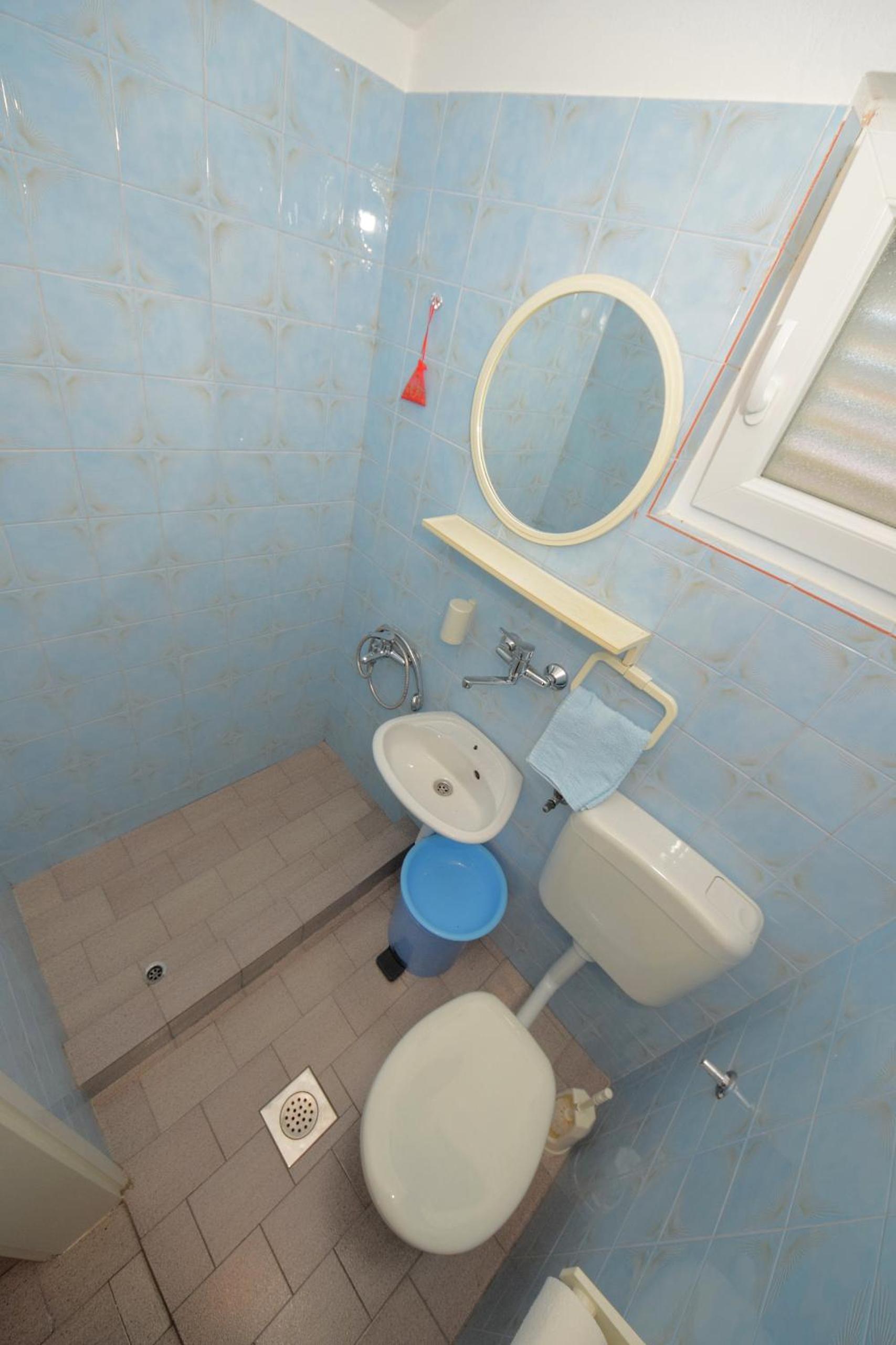 Studio Apartment - Photo 6