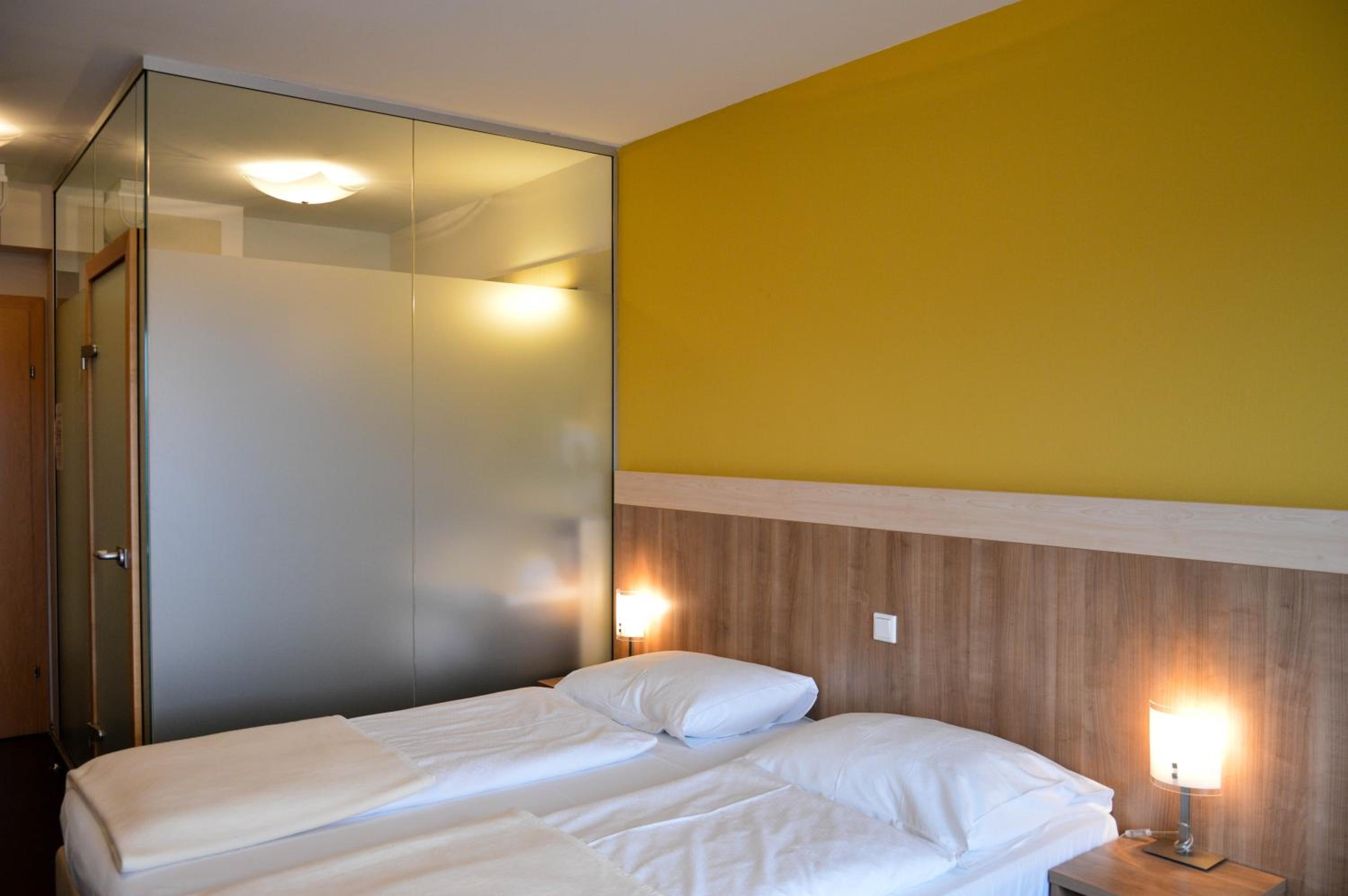 Double Room with Balcony - Photo 1
