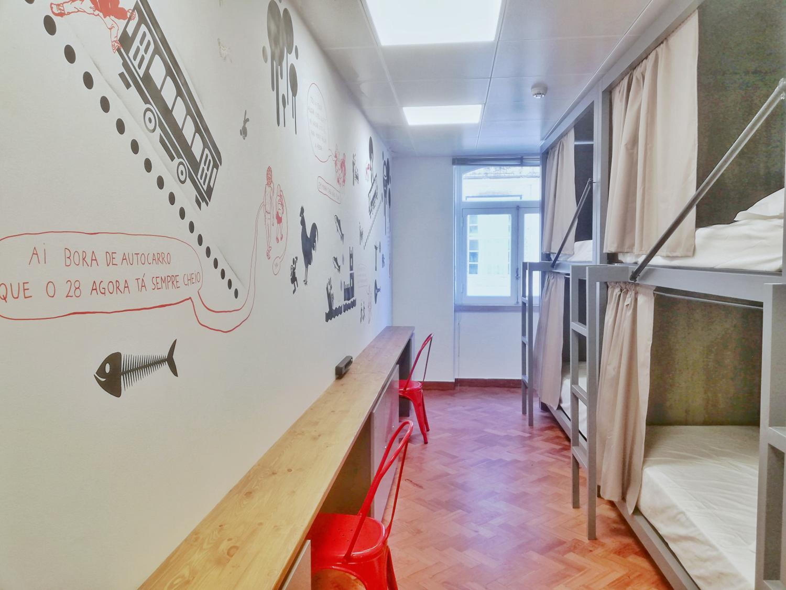 Bed in 6-Bed Mixed Dormitory Room photo 1