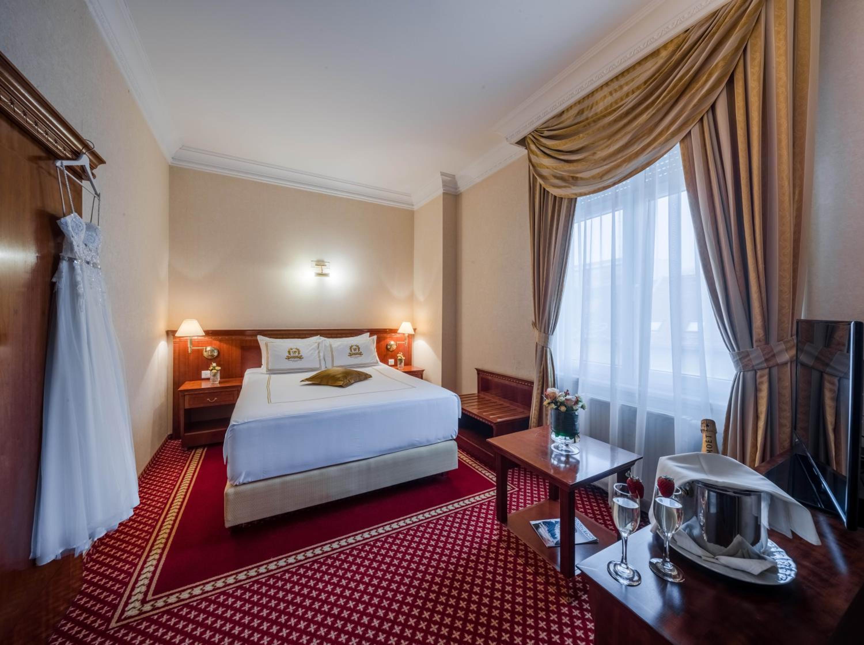 Deluxe Double Room photo 3