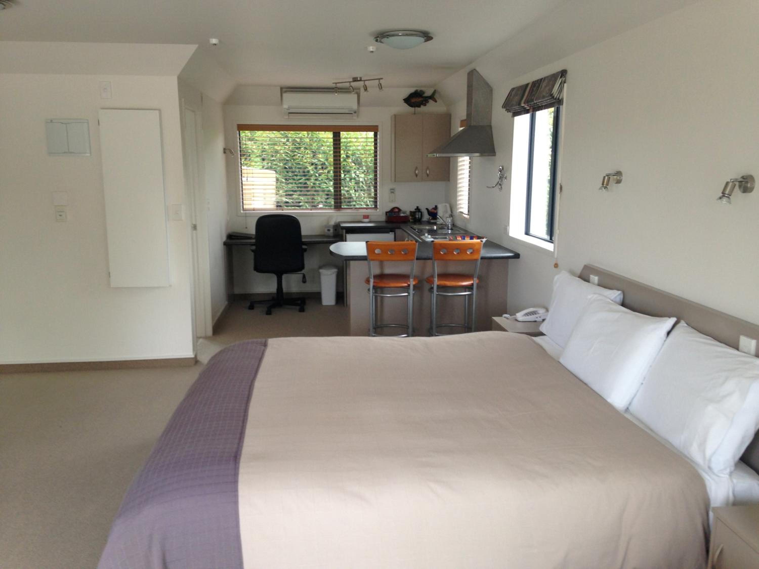 Luxury Suite with Spa Bath photo 2