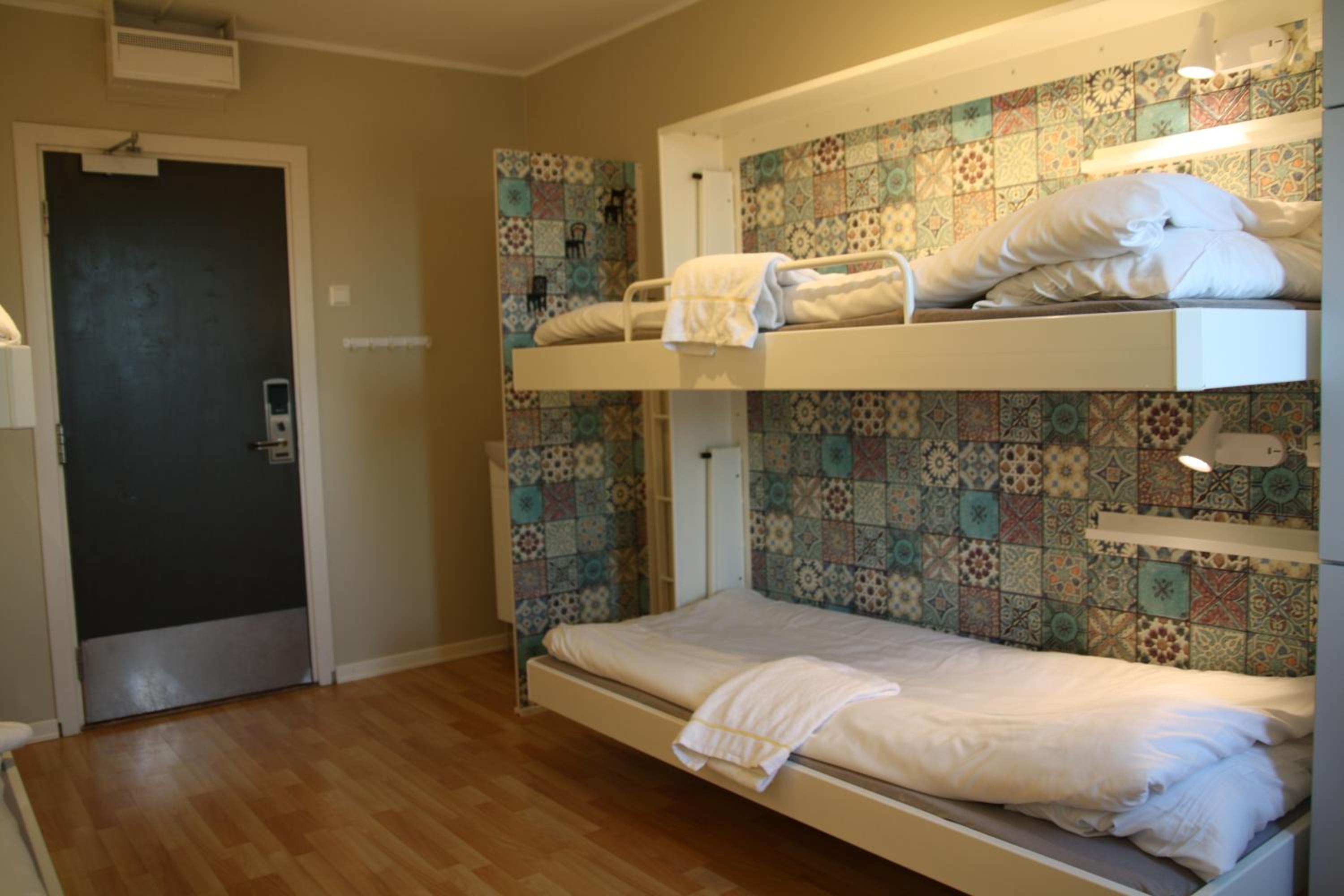 Bed in 6-Bed Female Dormitory Room photo 3