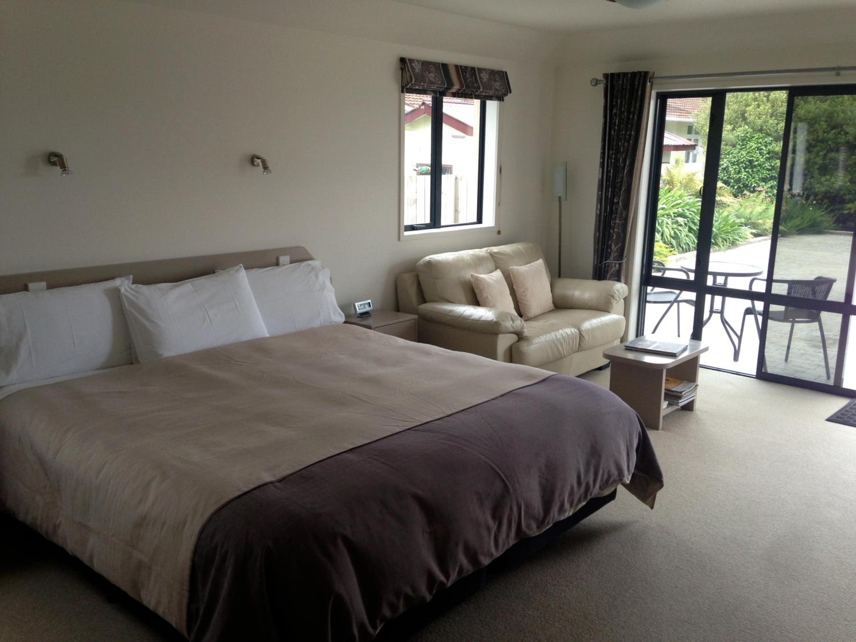 Luxury Suite with Spa Bath photo 3