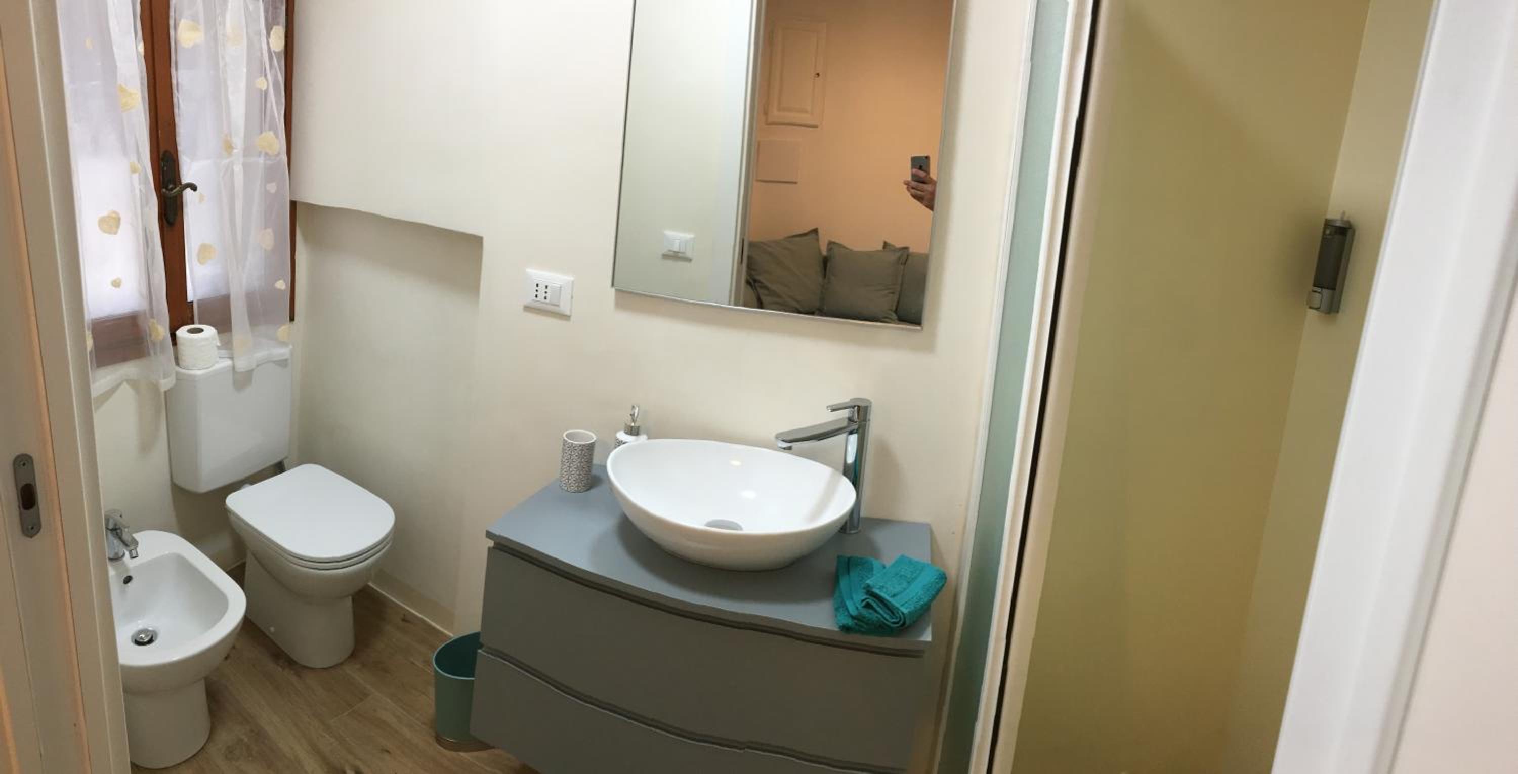 One-Bedroom Apartment photo 2