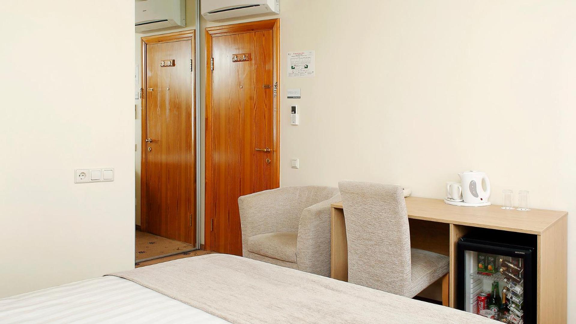 Small Double Room photo 3
