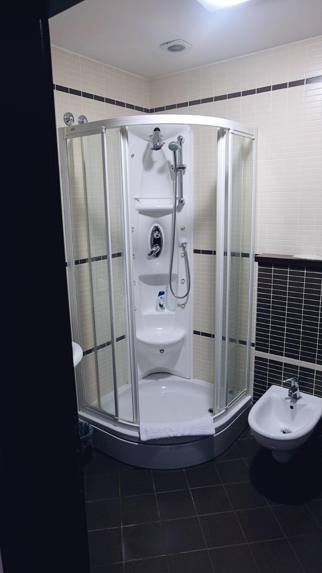 Single Room With Bathroom photo 3