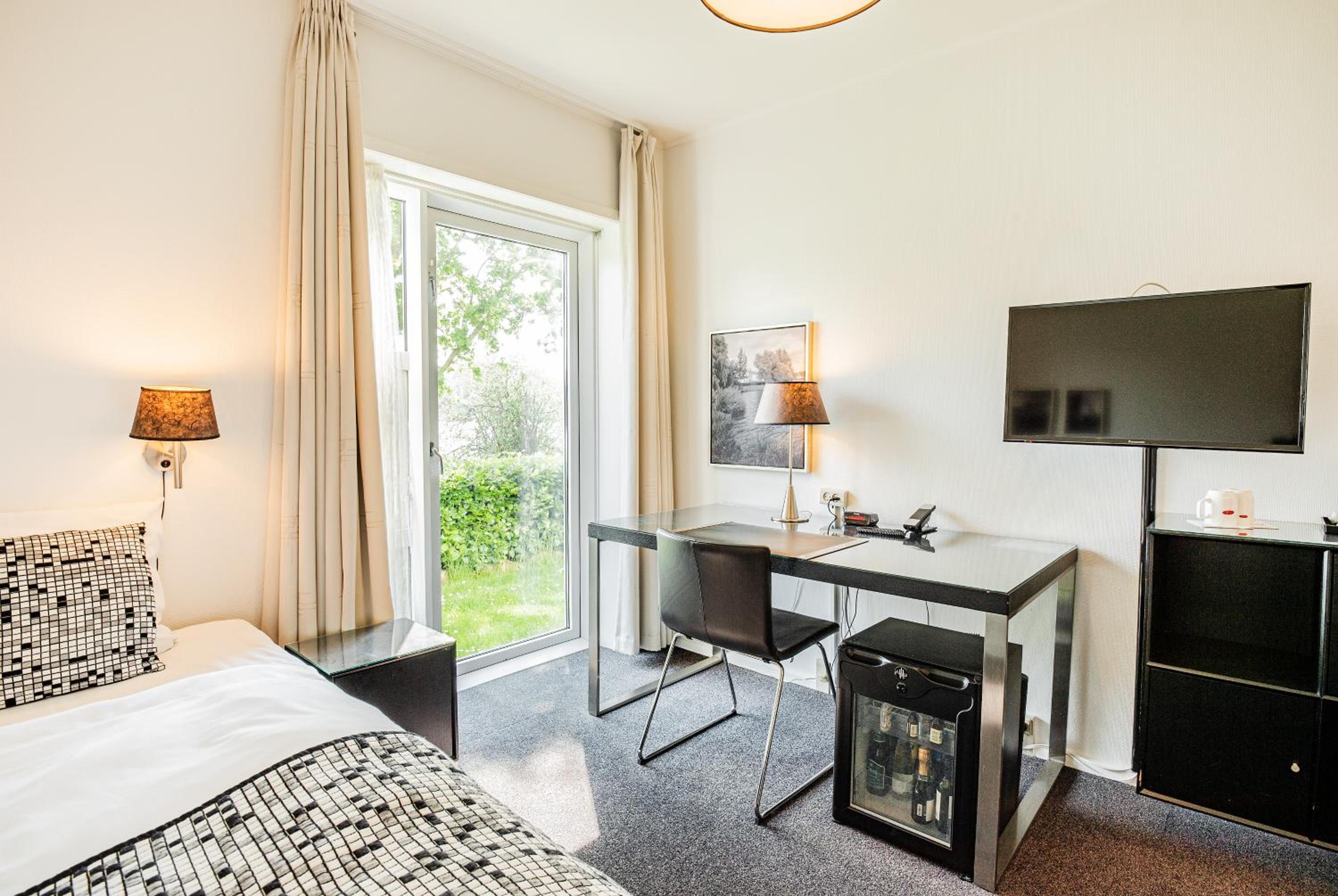 Single Room with Lake View photo 3