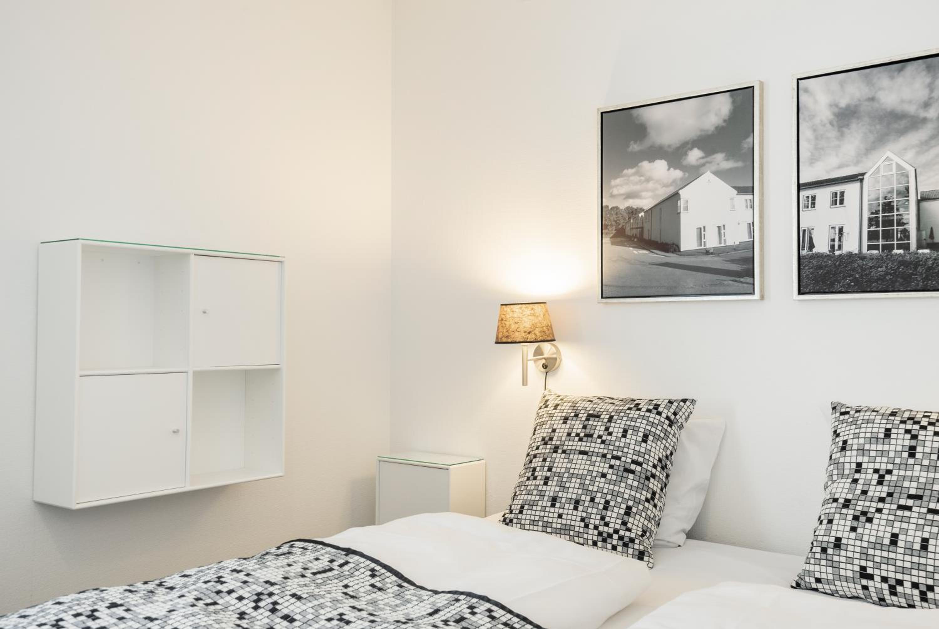 Standard Double Room - Photo 8