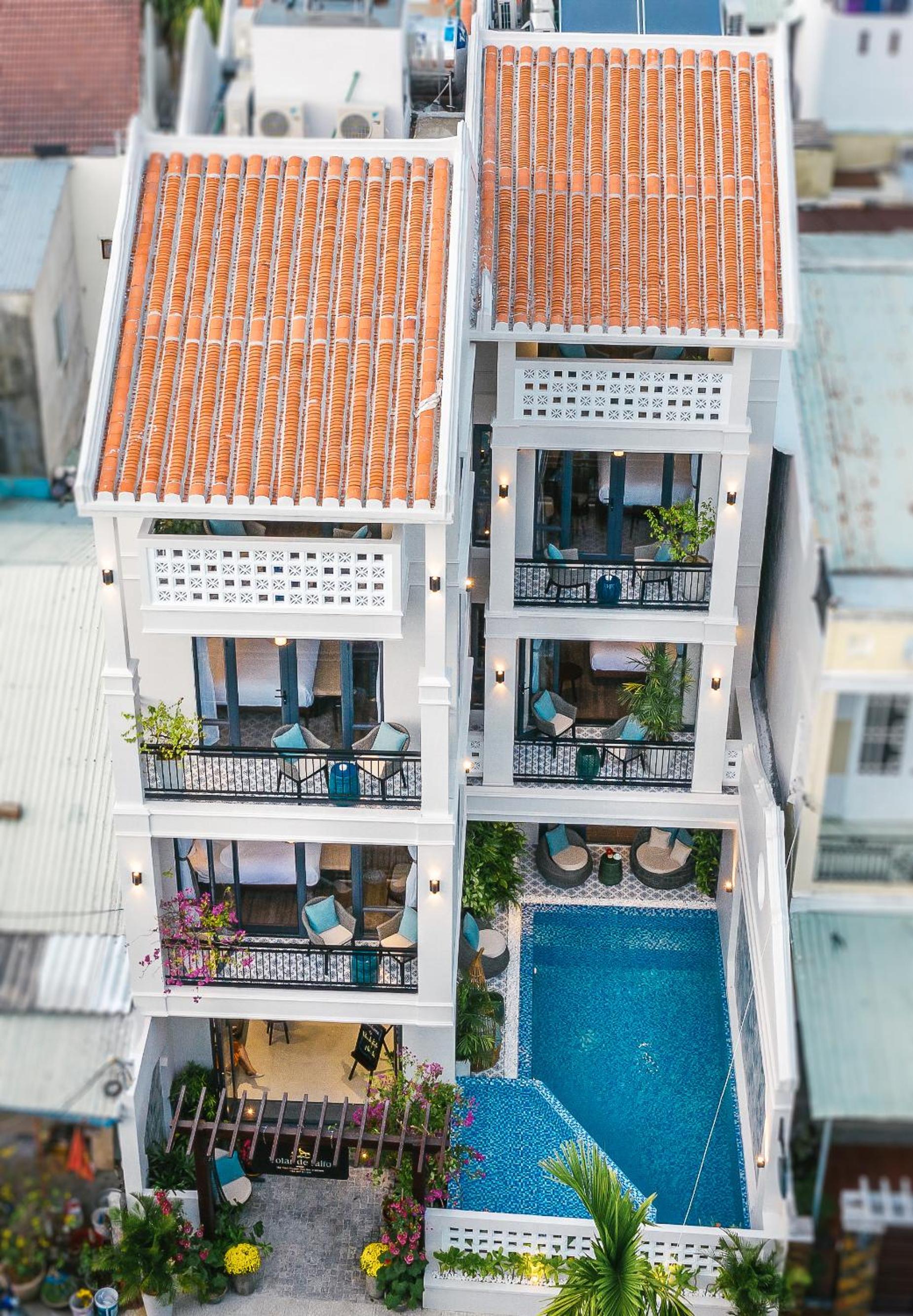 Twin Room with Balcony - Photo 9