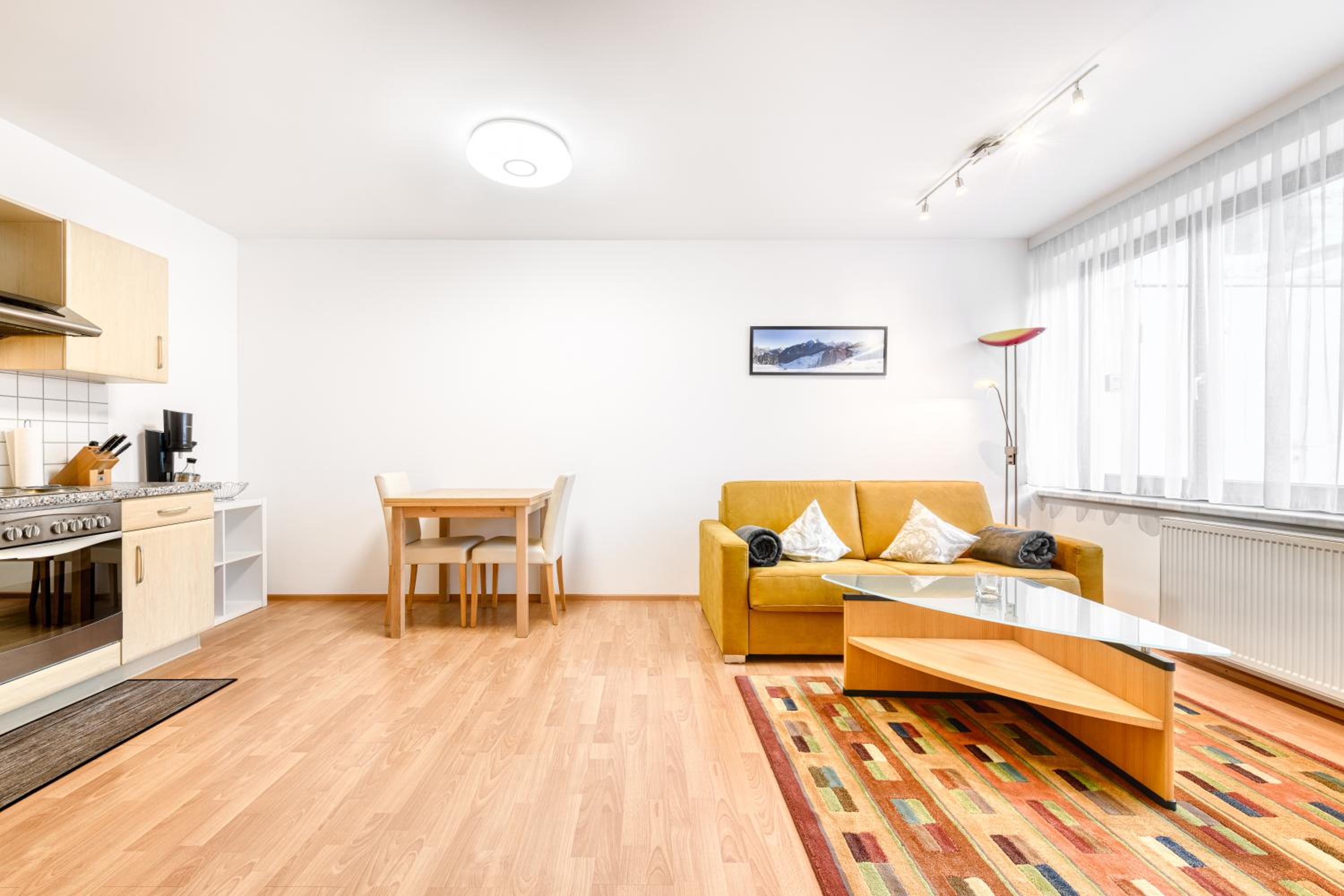 One-Bedroom Apartment photo 1