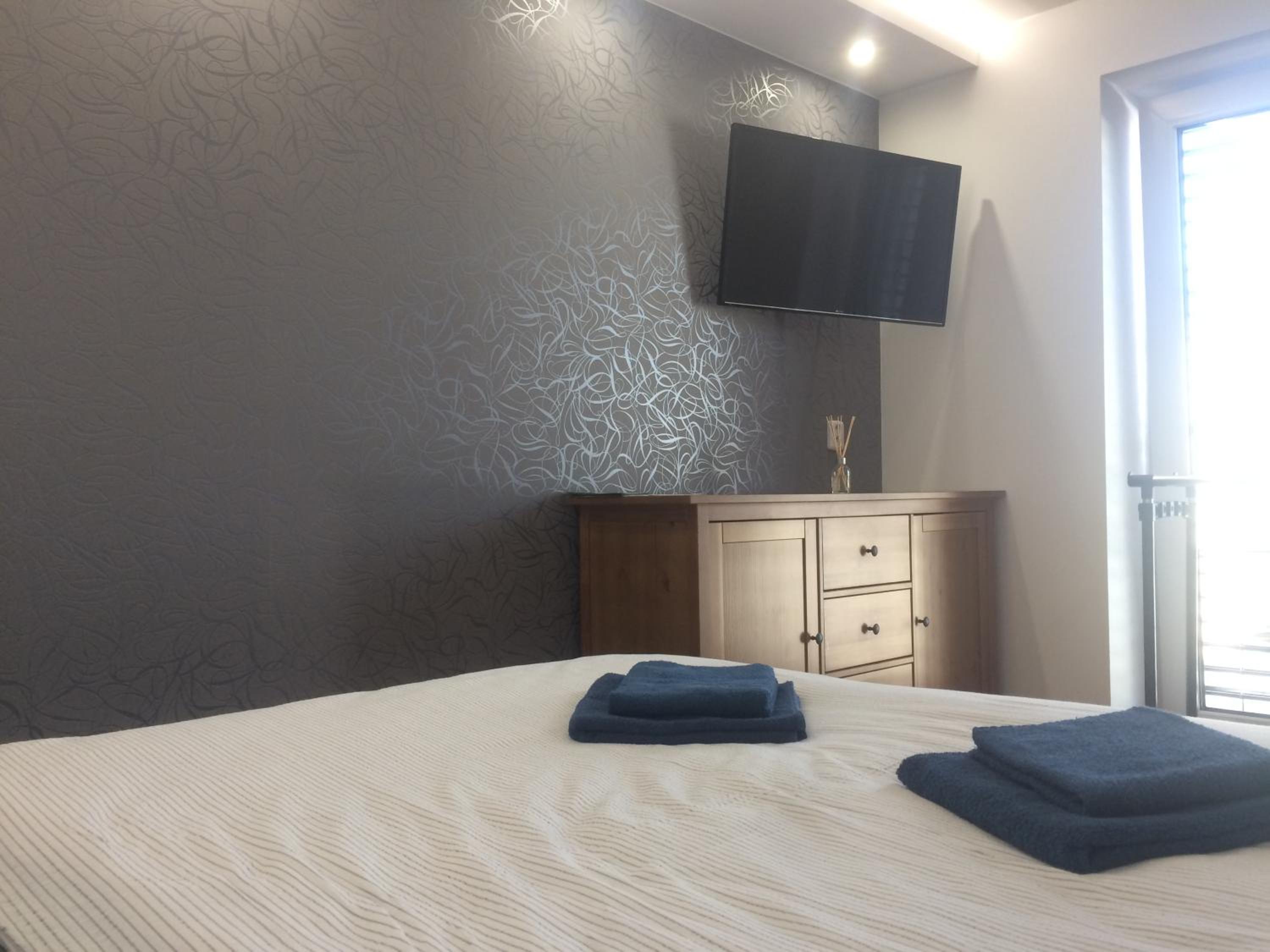 Apartment - Photo 2