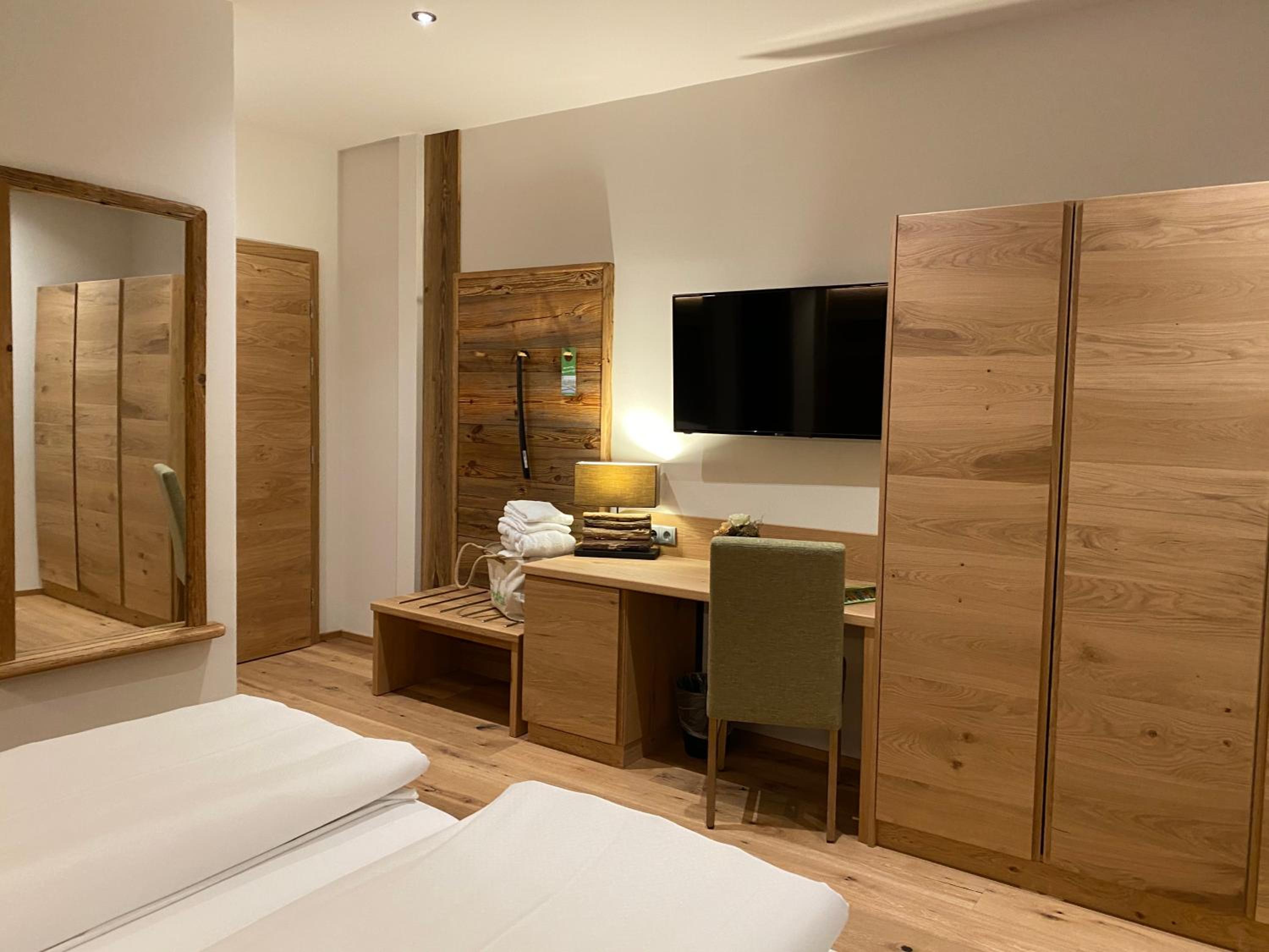 Budget Double Room photo 1
