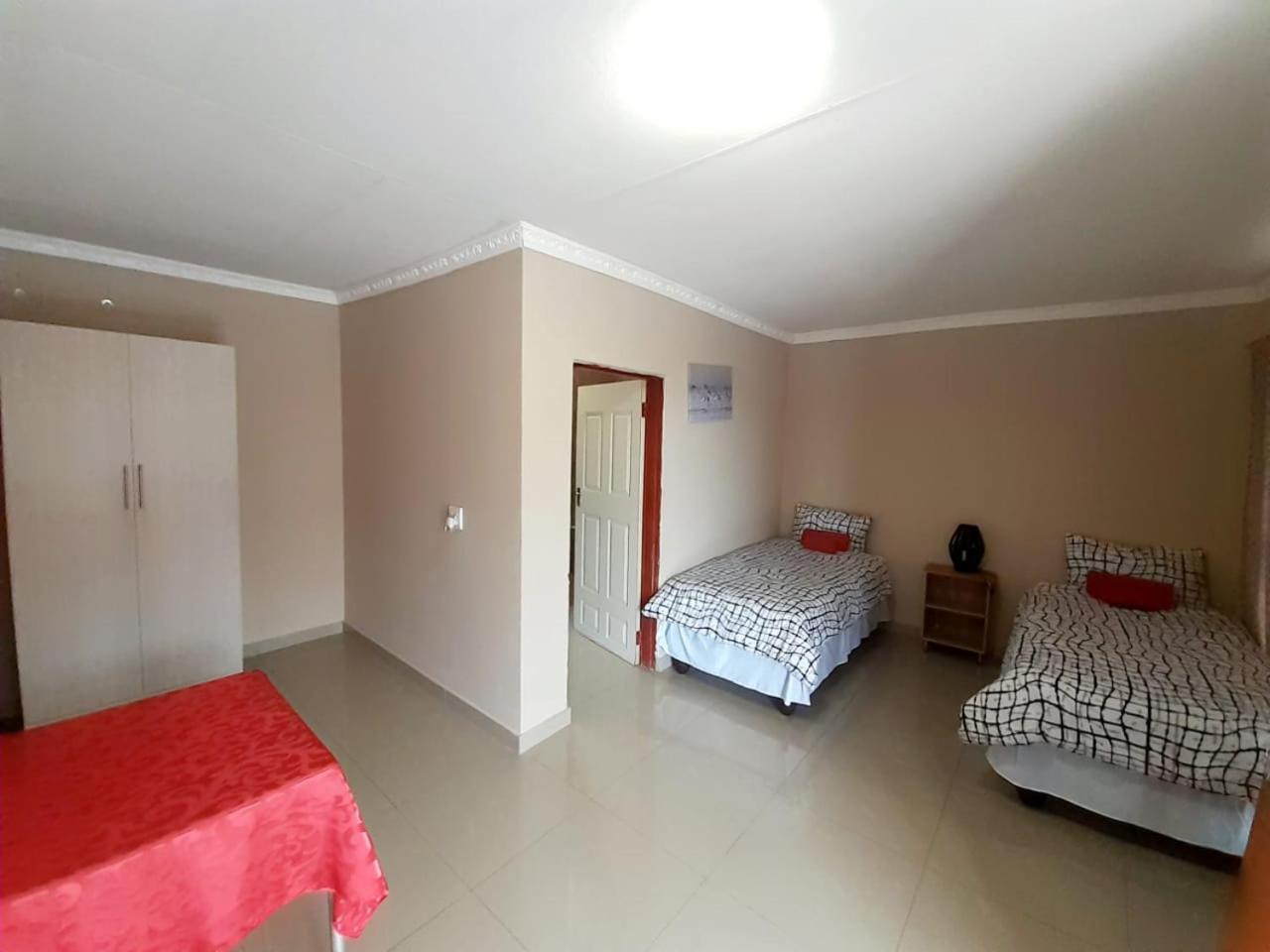 Budget Twin Room photo 1