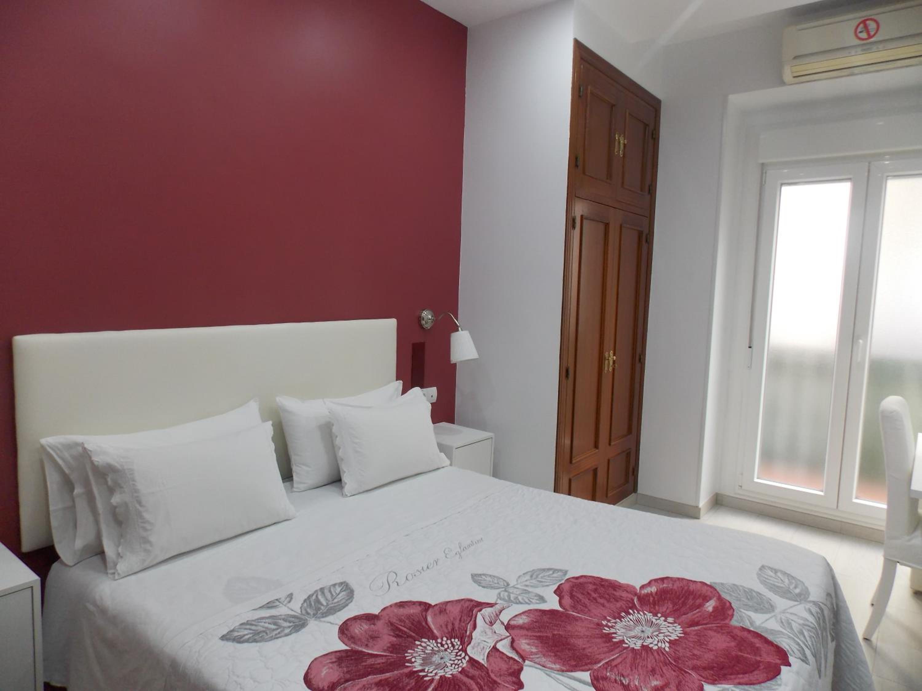 Double Room with Private Bathroom photo 3
