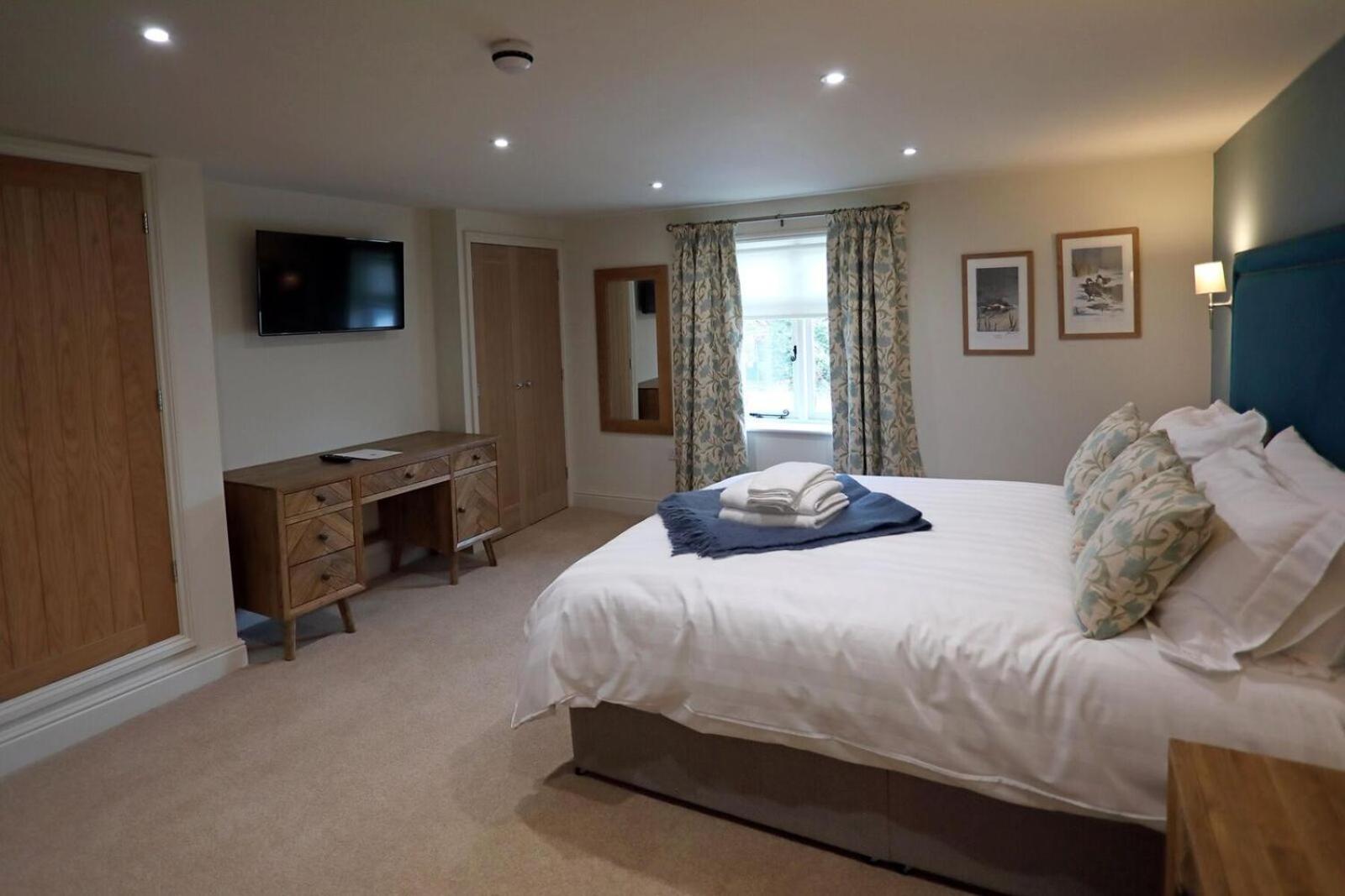 Deluxe Double Room with Bath photo 3