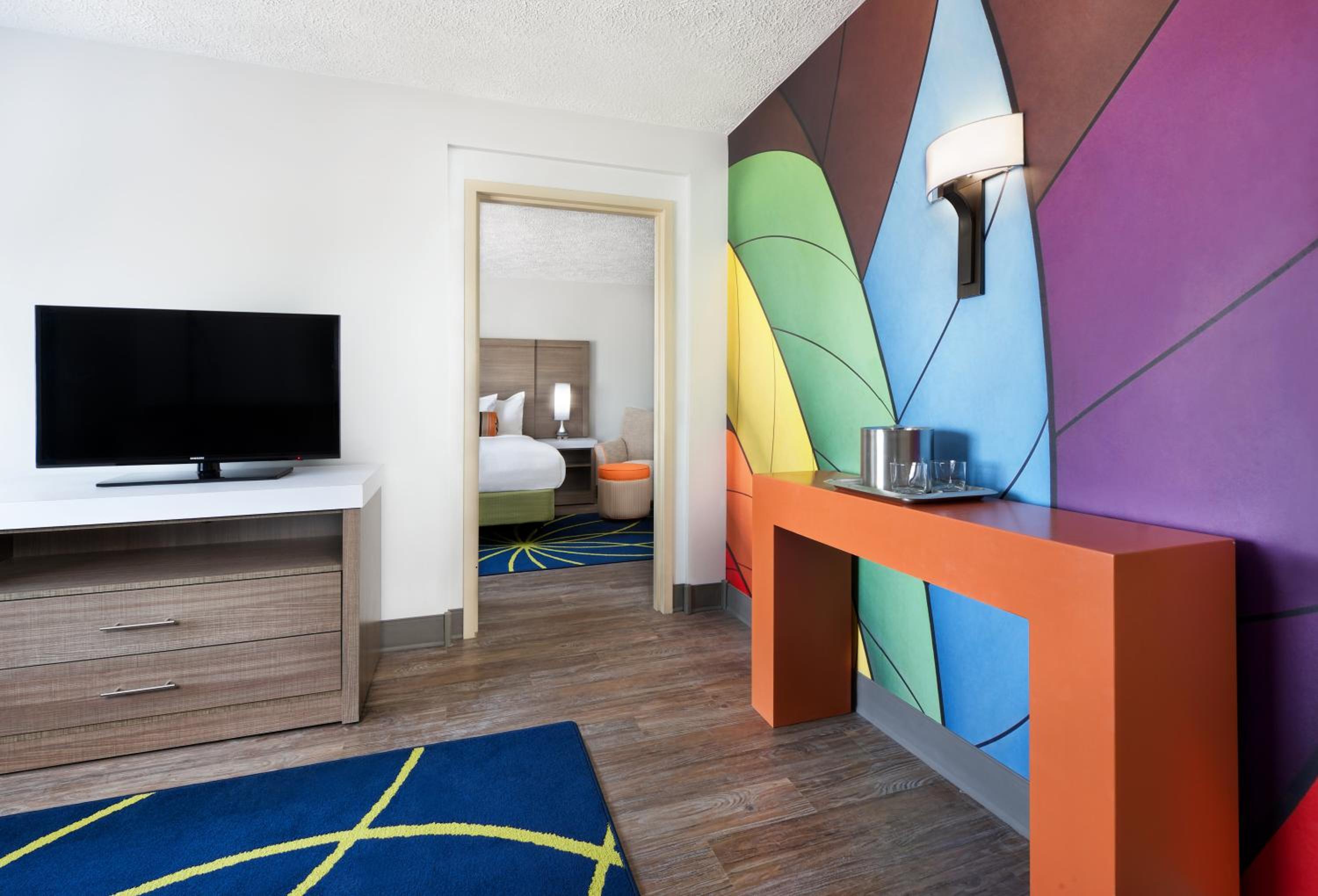 King Suite with Mobility Accessible Transfer Shower