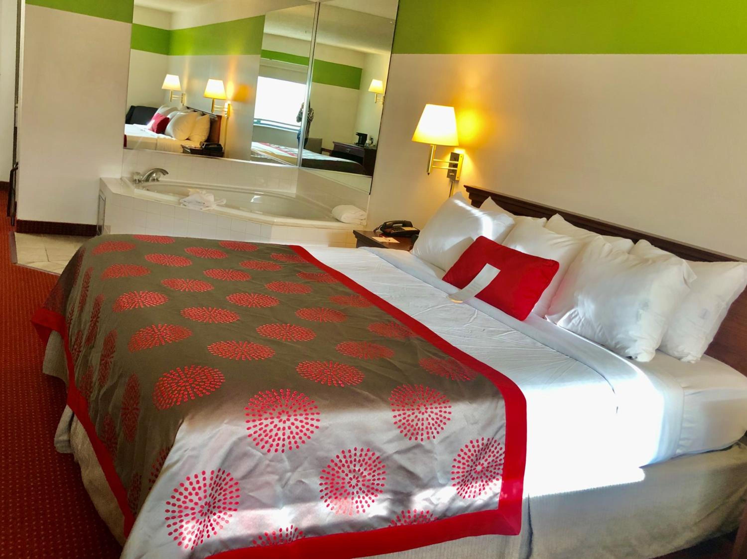 Deluxe King Suite - Photo 1