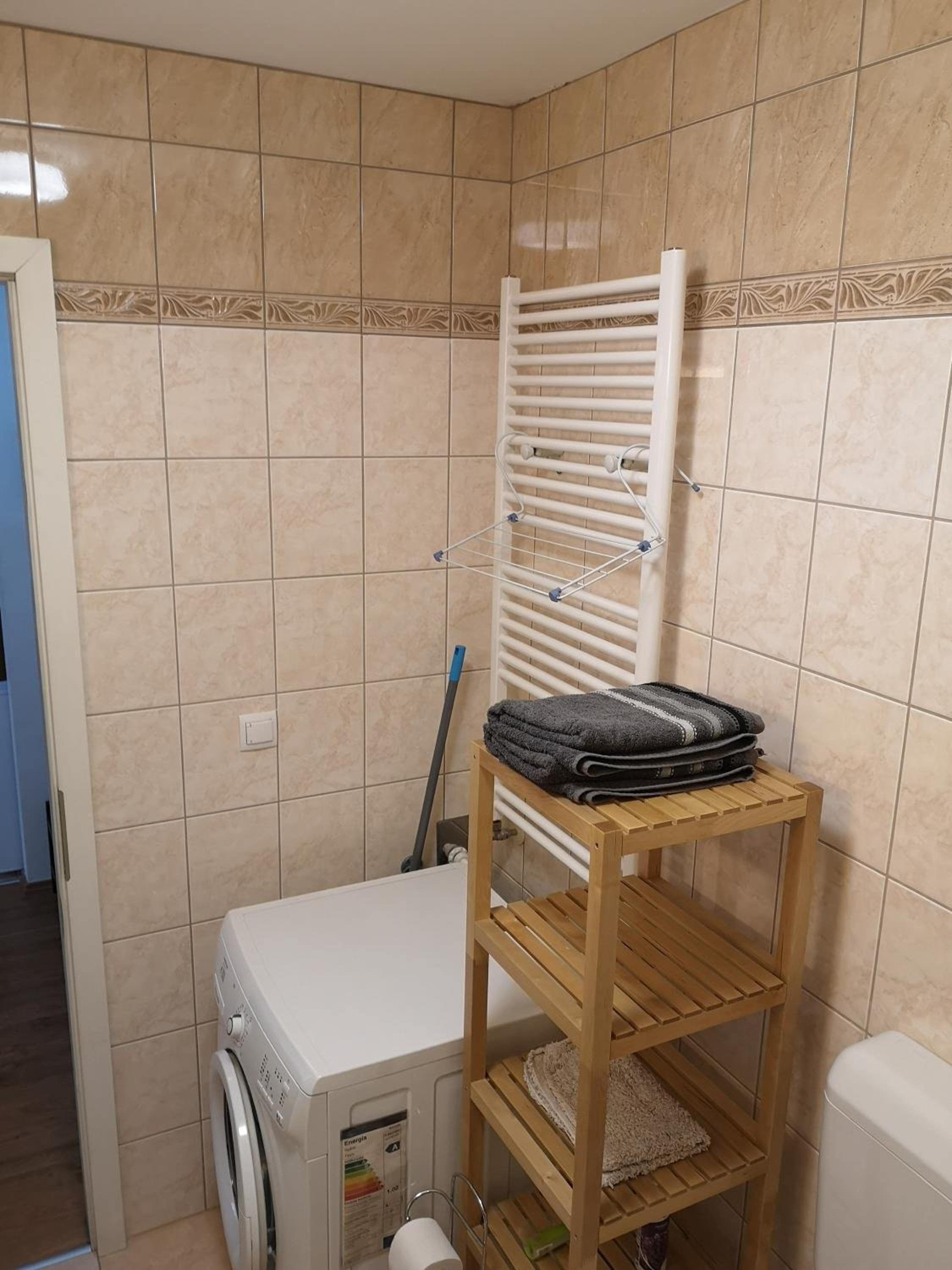 One-Bedroom Apartment - Photo 6