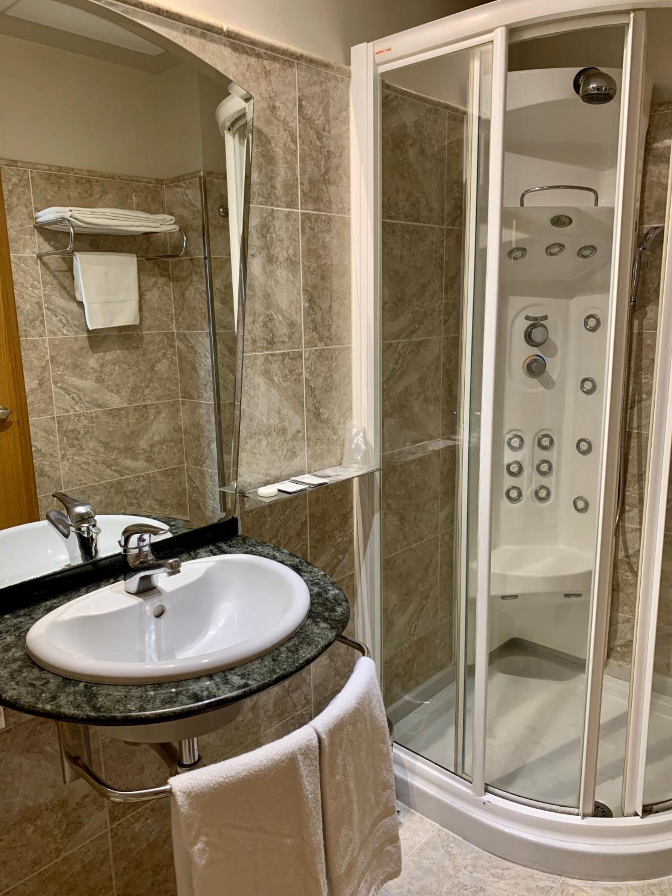 Standard Double Room - Photo 6