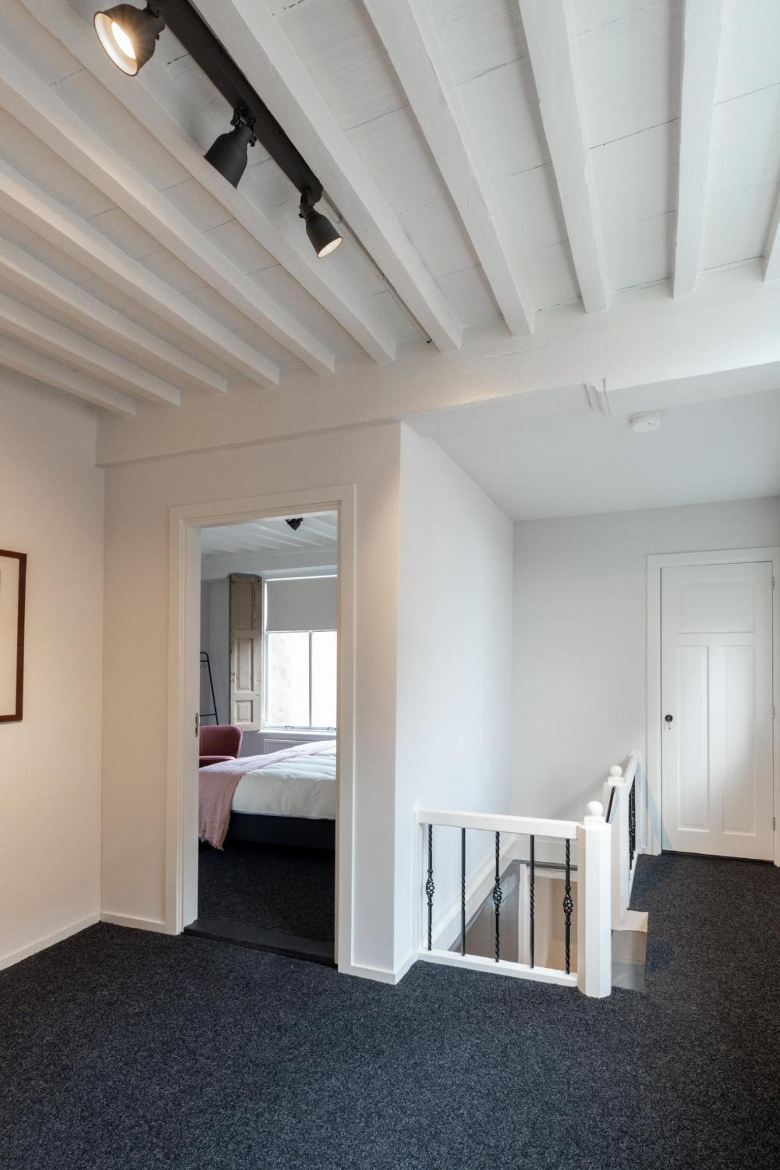 Double Room with Private Bathroom - Photo 3