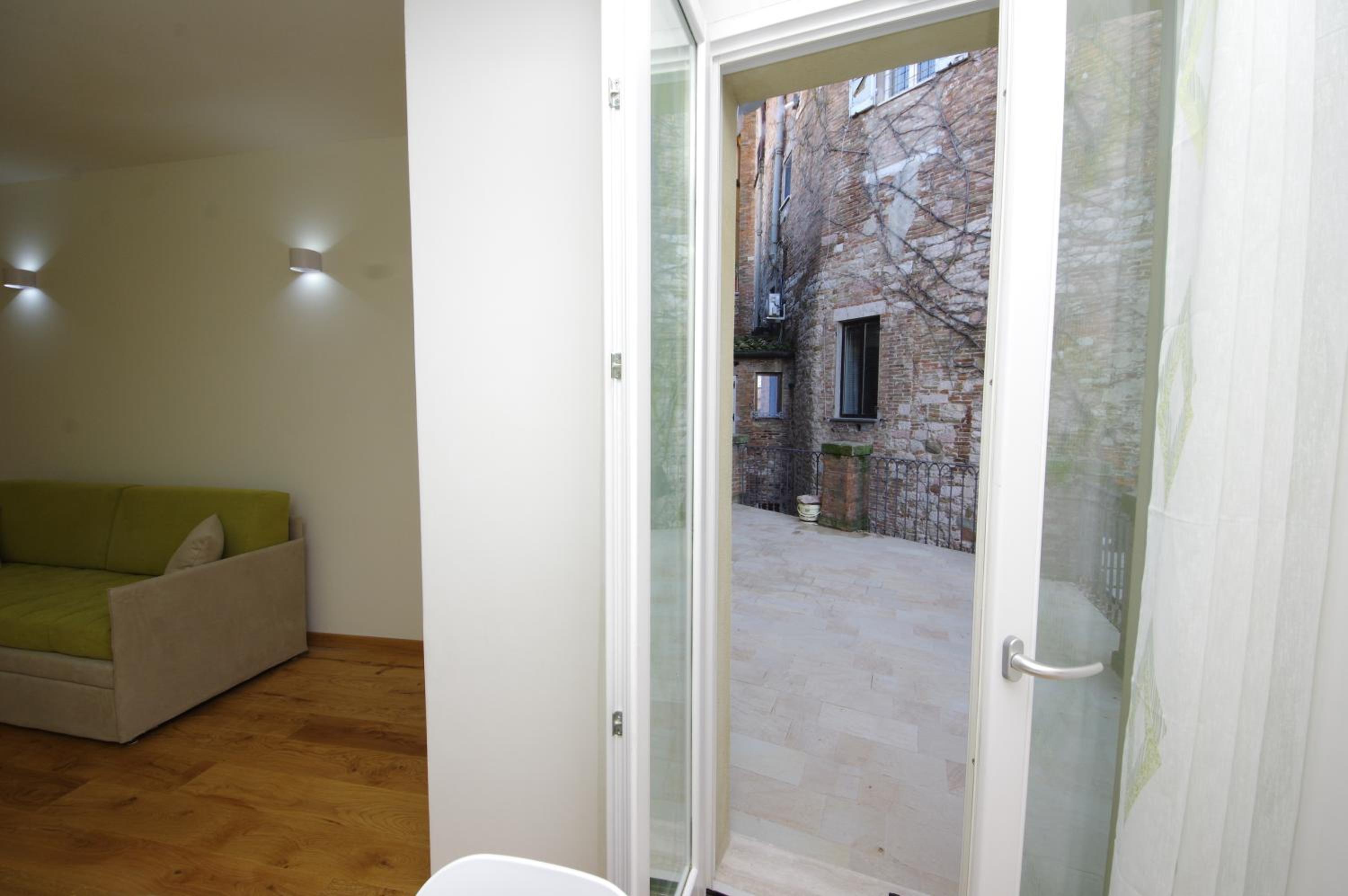 Superior Apartment - Photo 2