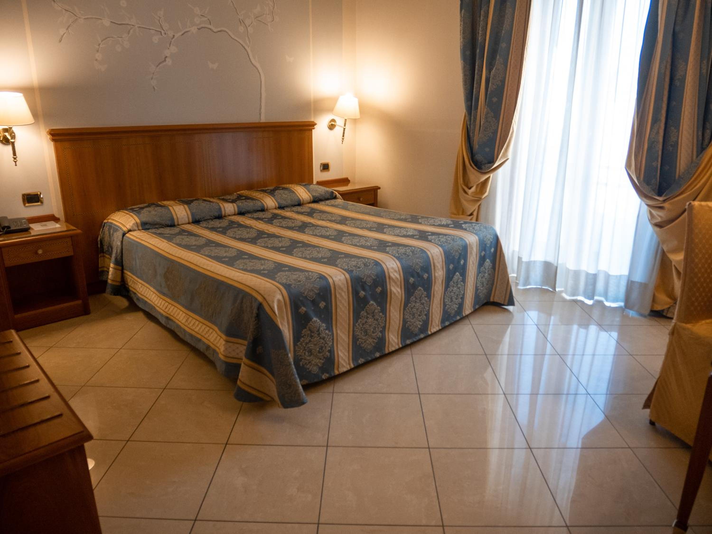 Double Room - Photo 4