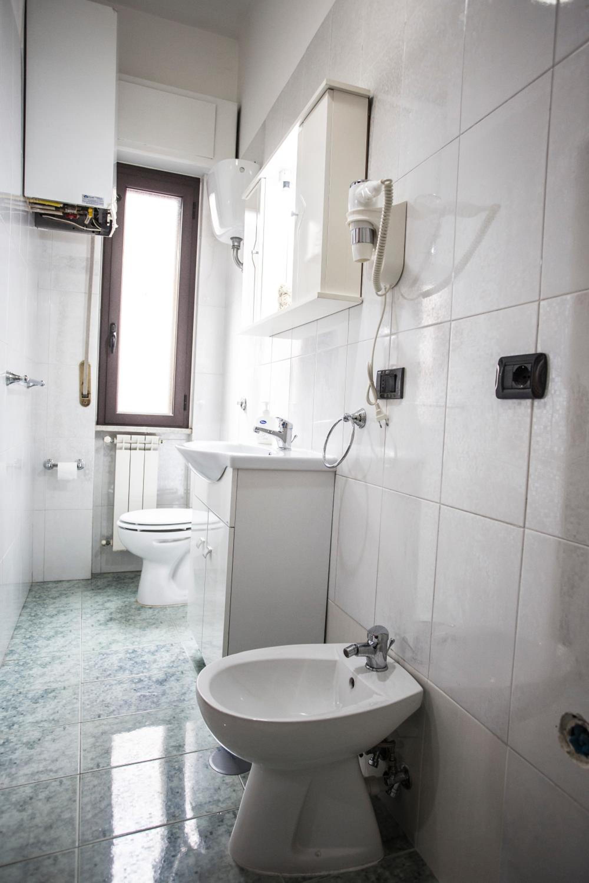 Family Room with Private Bathroom - Photo 7