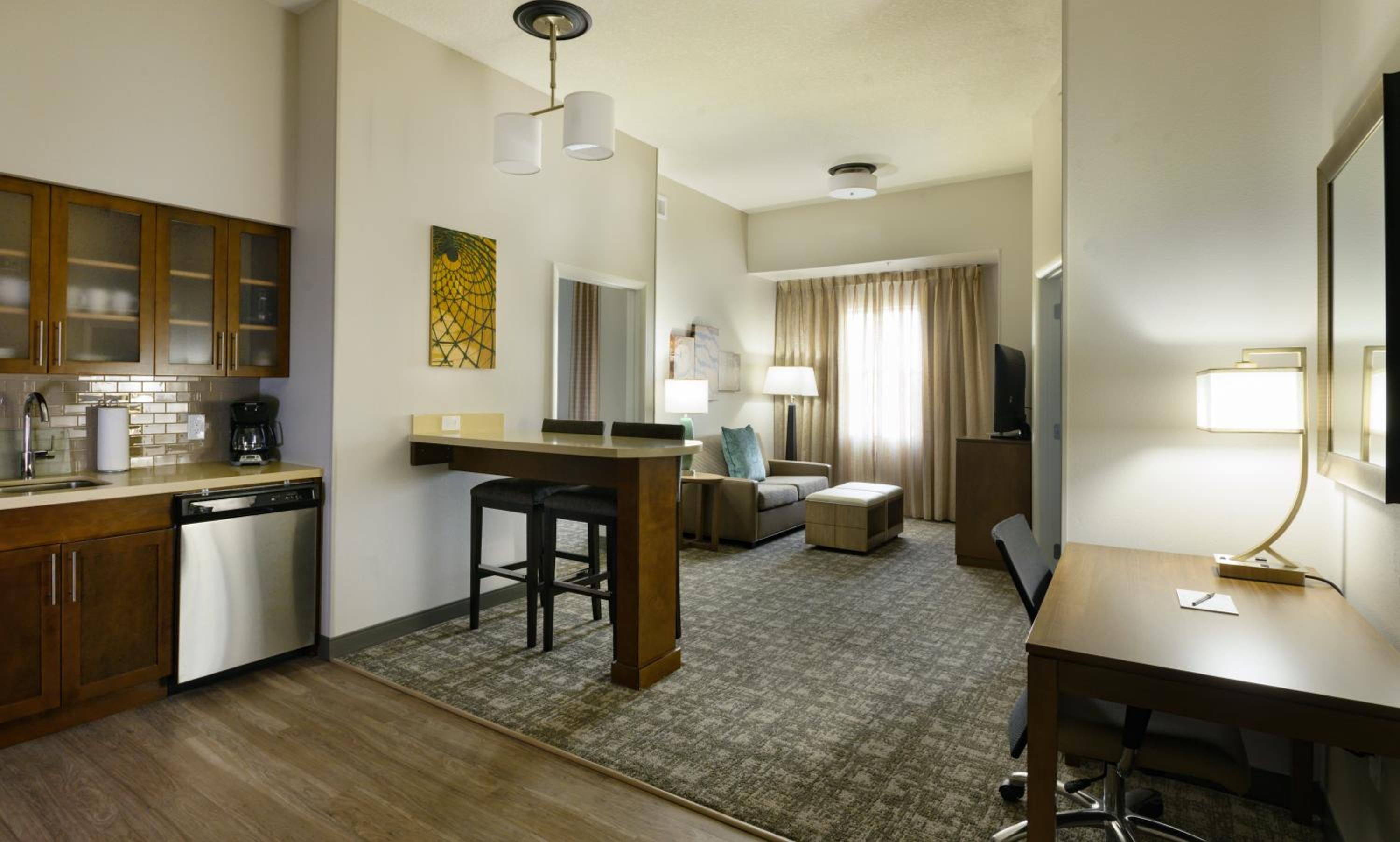 Two-Bedroom Suite with One King and Two Queen Beds photo 1